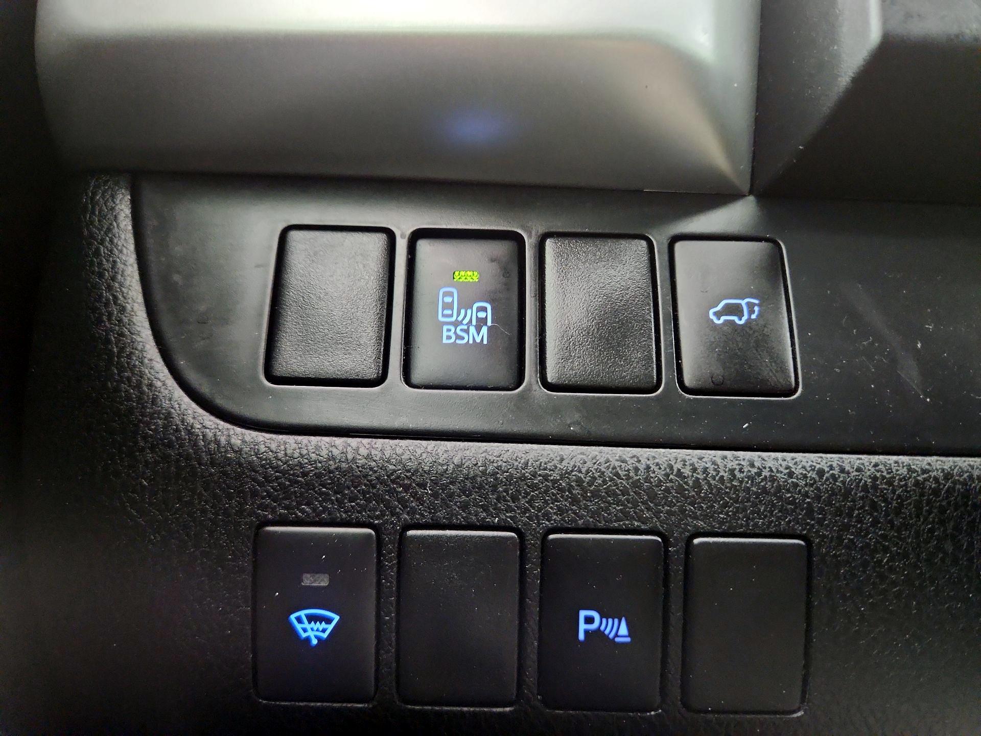 Thumbnail: 2014 Toyota Highlander - 13