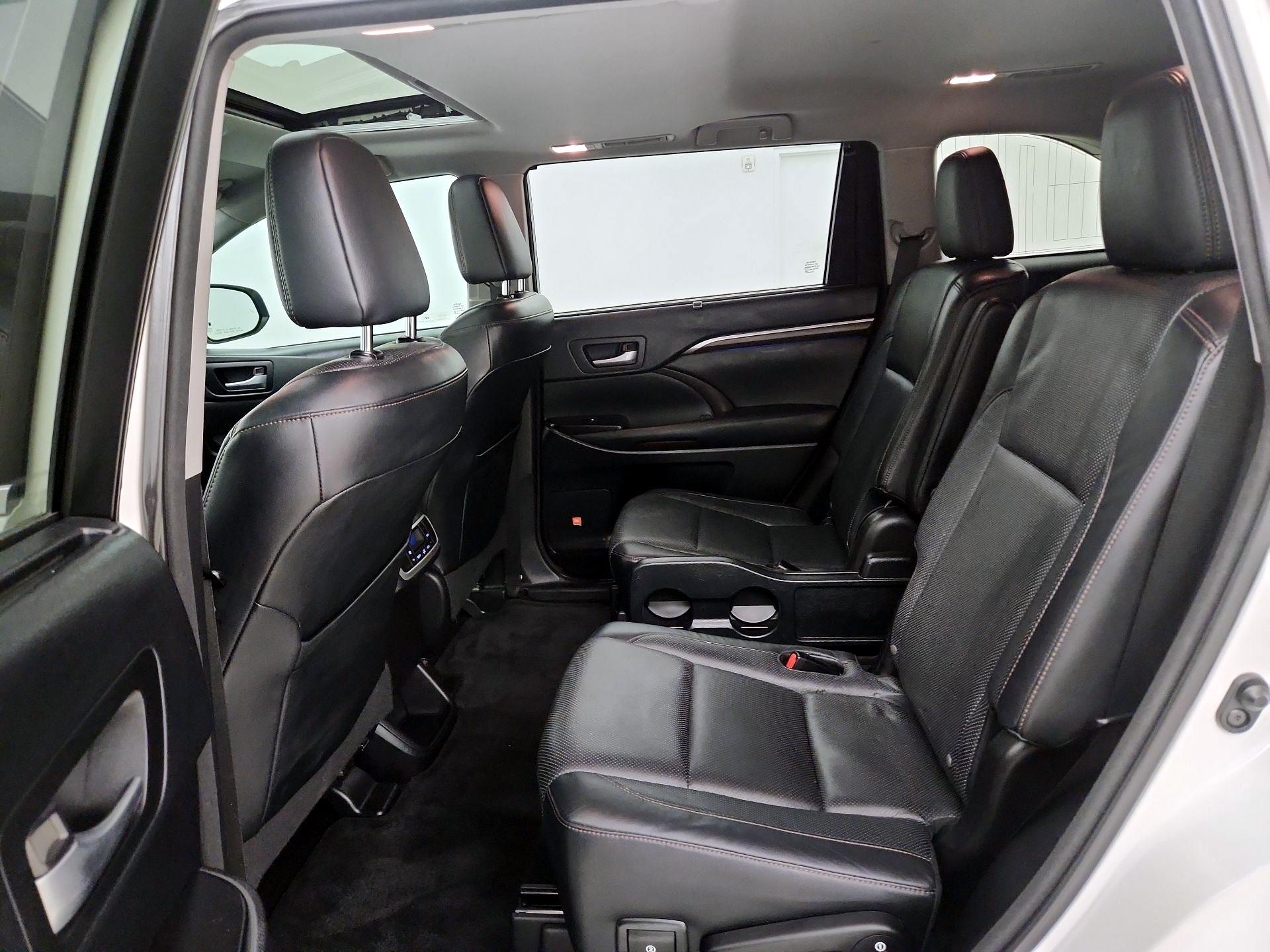 Thumbnail: 2014 Toyota Highlander - 20