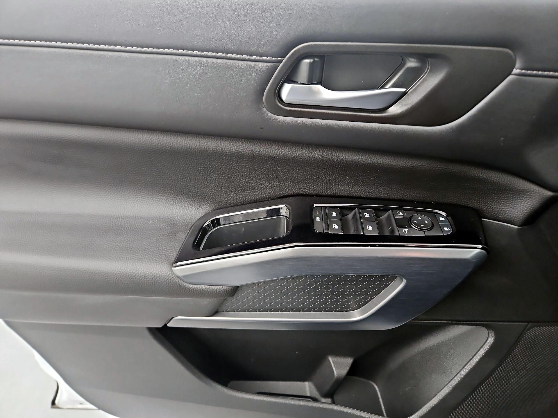 Thumbnail: 2025 Nissan Pathfinder - 12