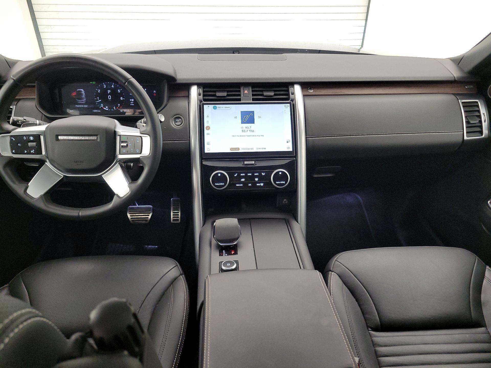 Thumbnail: 2024 Land Rover Discovery - 9