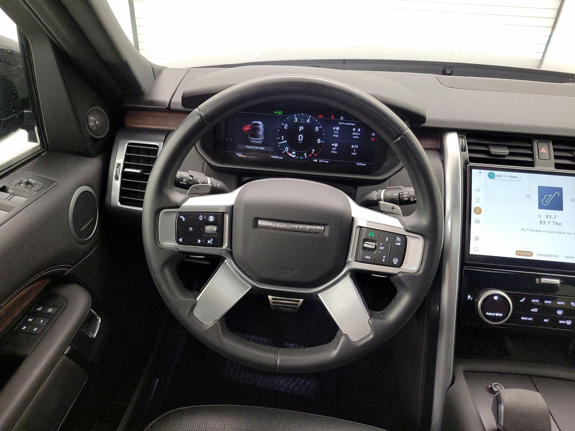 Thumbnail: 2024 Land Rover Discovery - 10