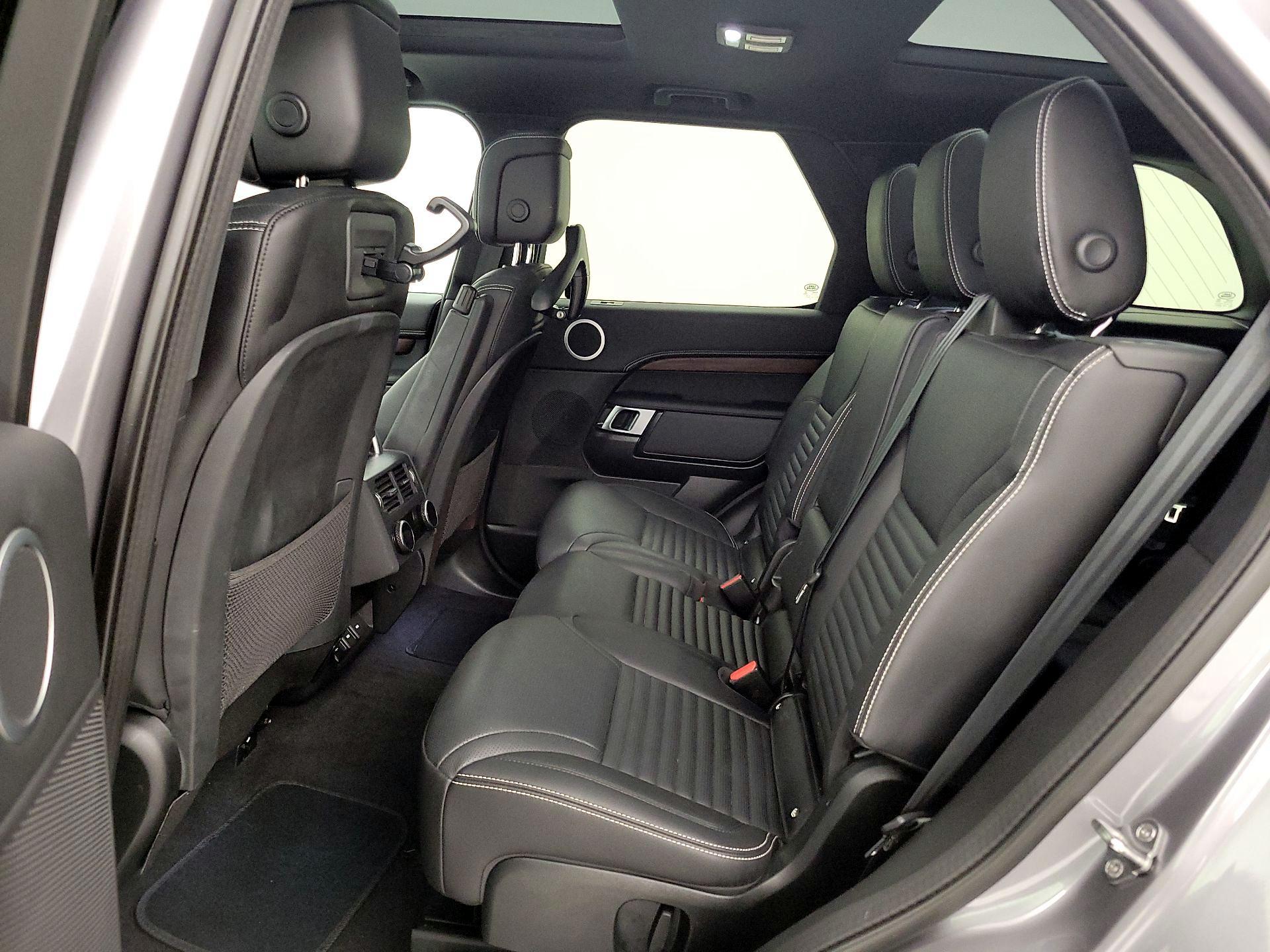 Thumbnail: 2024 Land Rover Discovery - 20