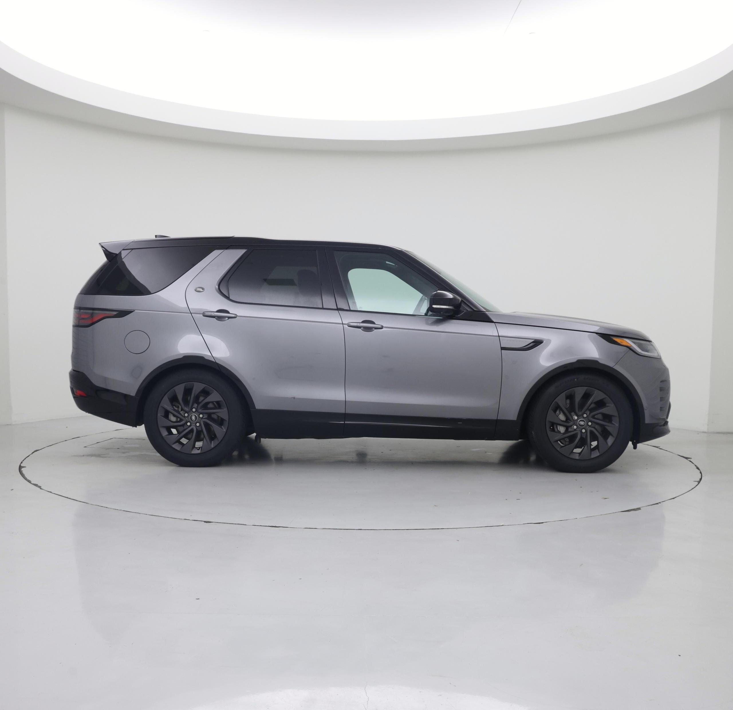 Thumbnail: 2024 Land Rover Discovery - 7
