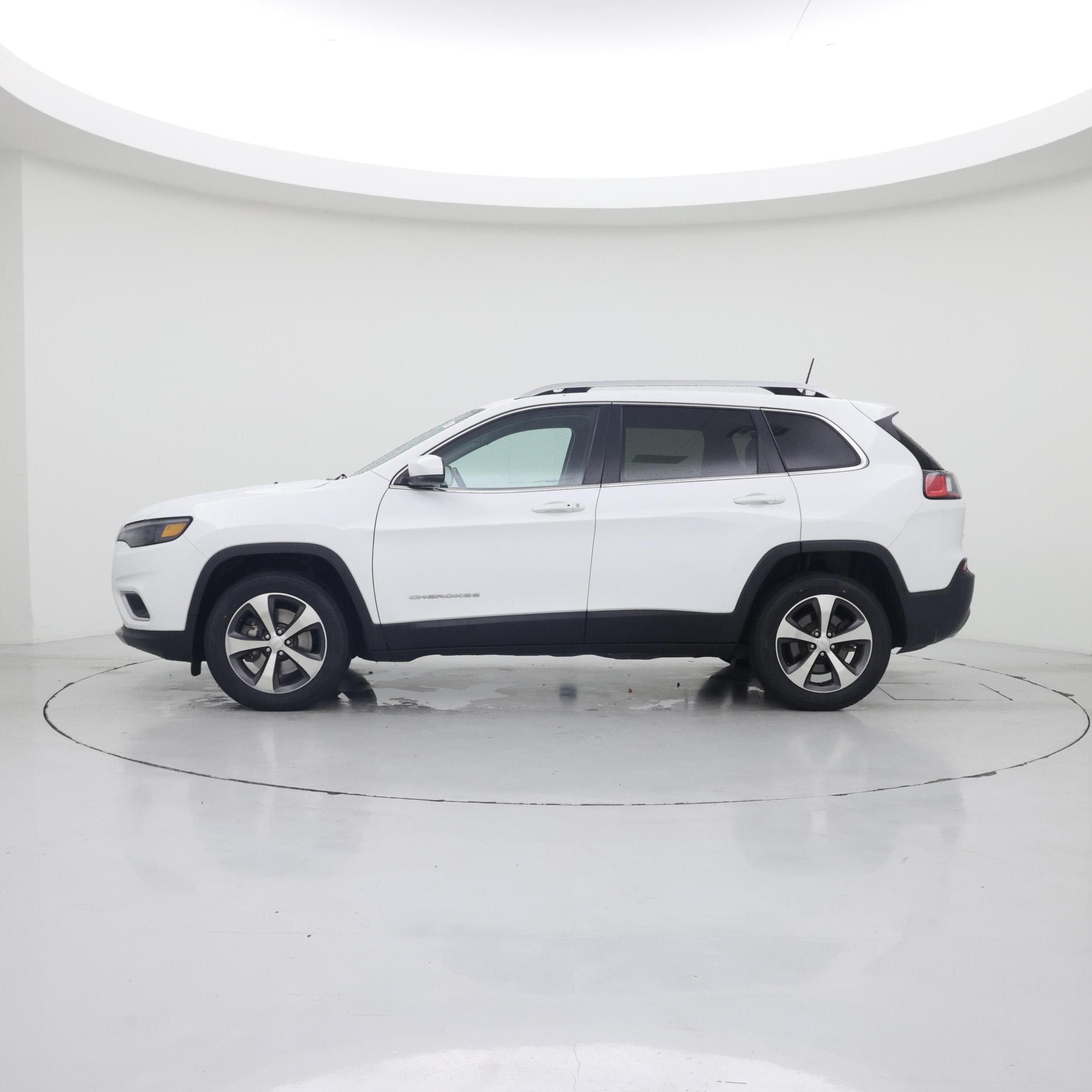 Thumbnail: 2020 Jeep Cherokee - 3