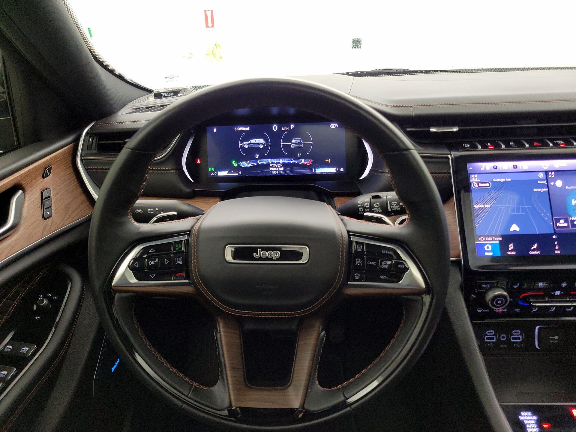 Thumbnail: 2023 Jeep Grand Cherokee - 10