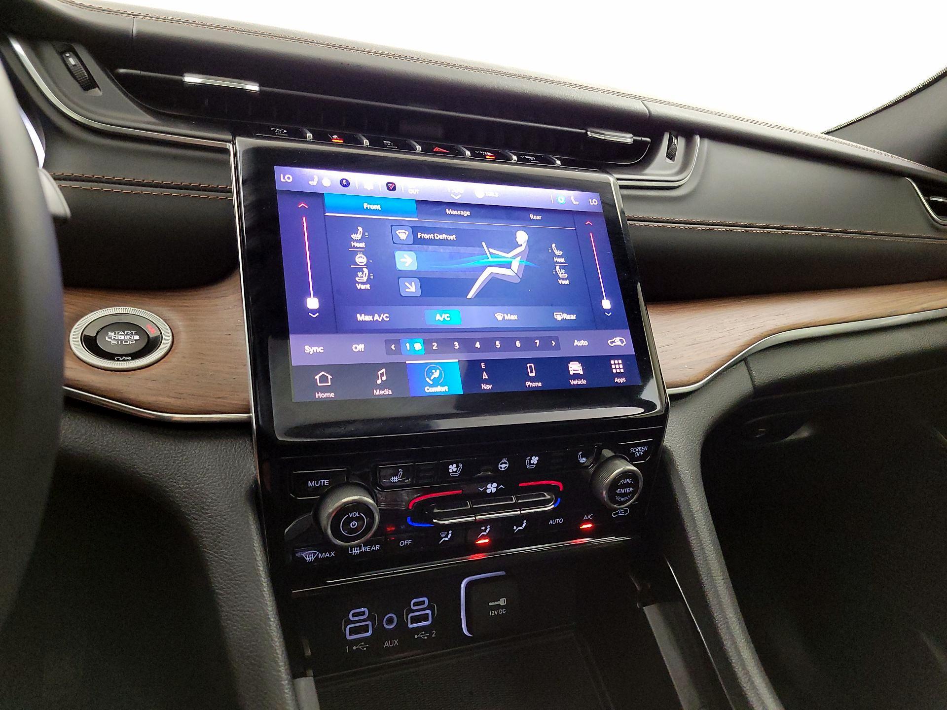 Thumbnail: 2023 Jeep Grand Cherokee - 17