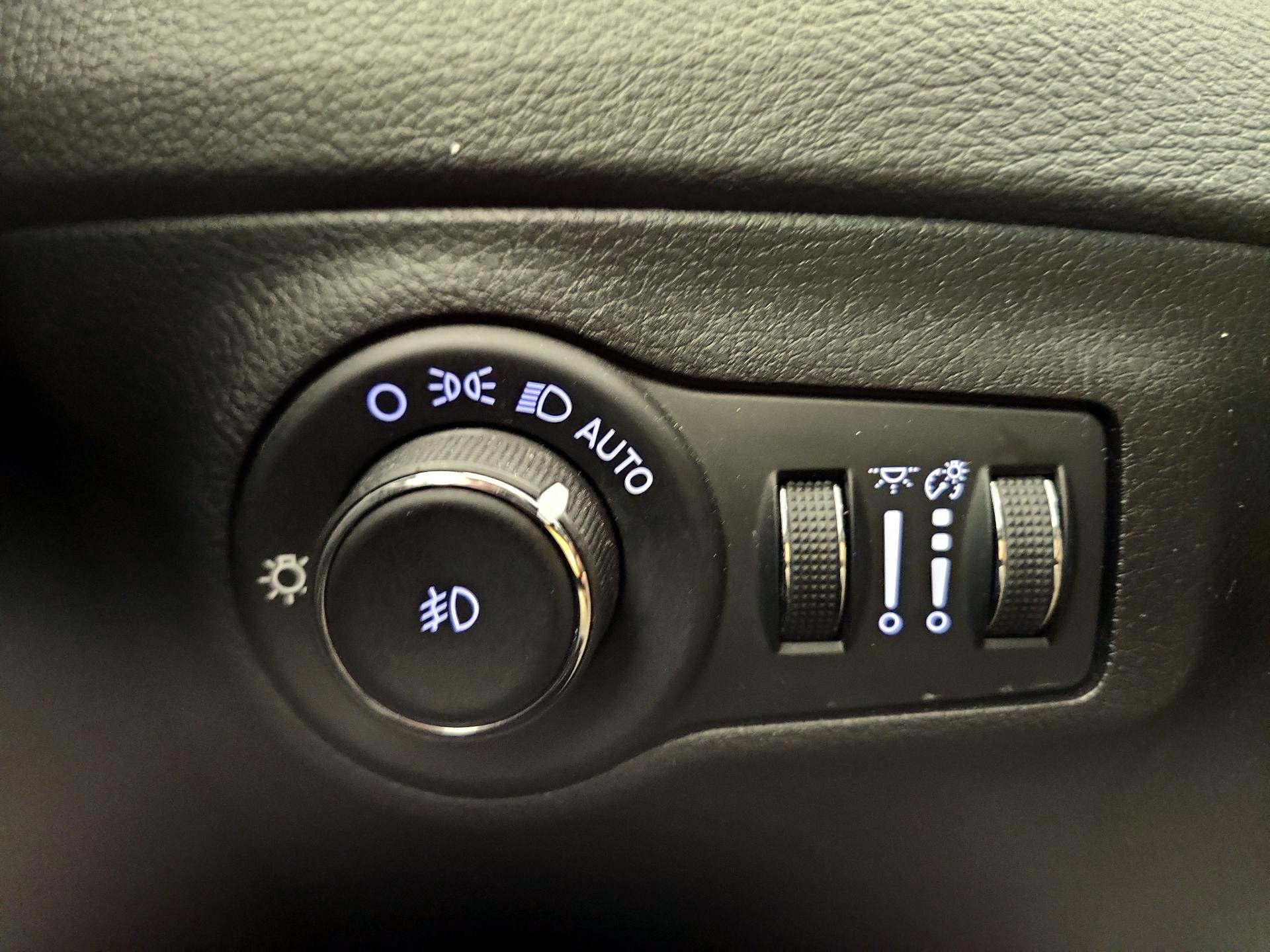 Thumbnail: 2020 Jeep Compass - 13