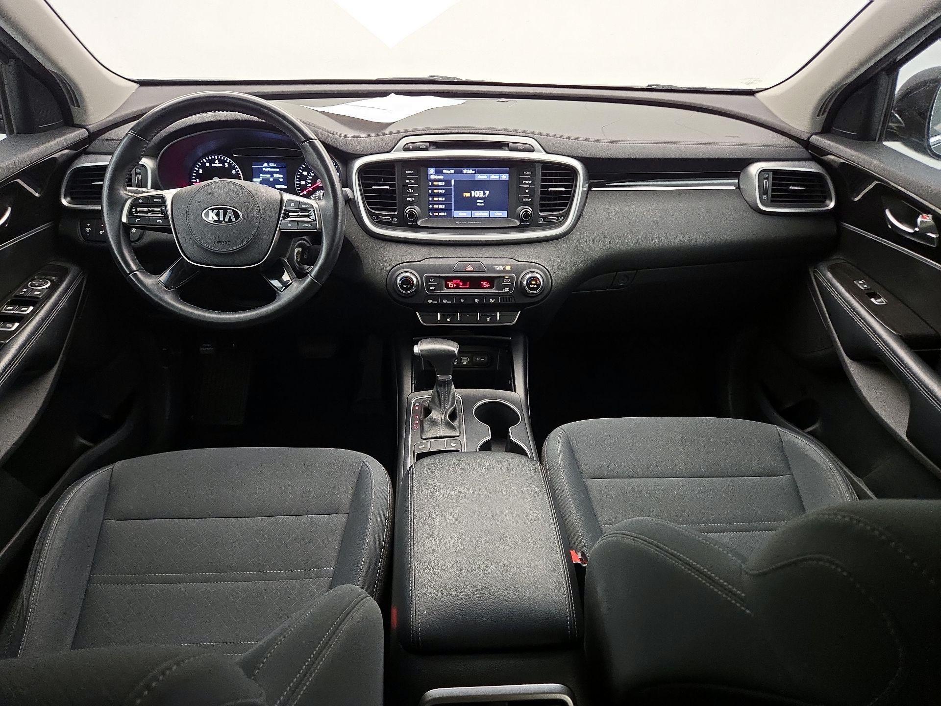 Thumbnail: 2019 Kia Sorento - 9