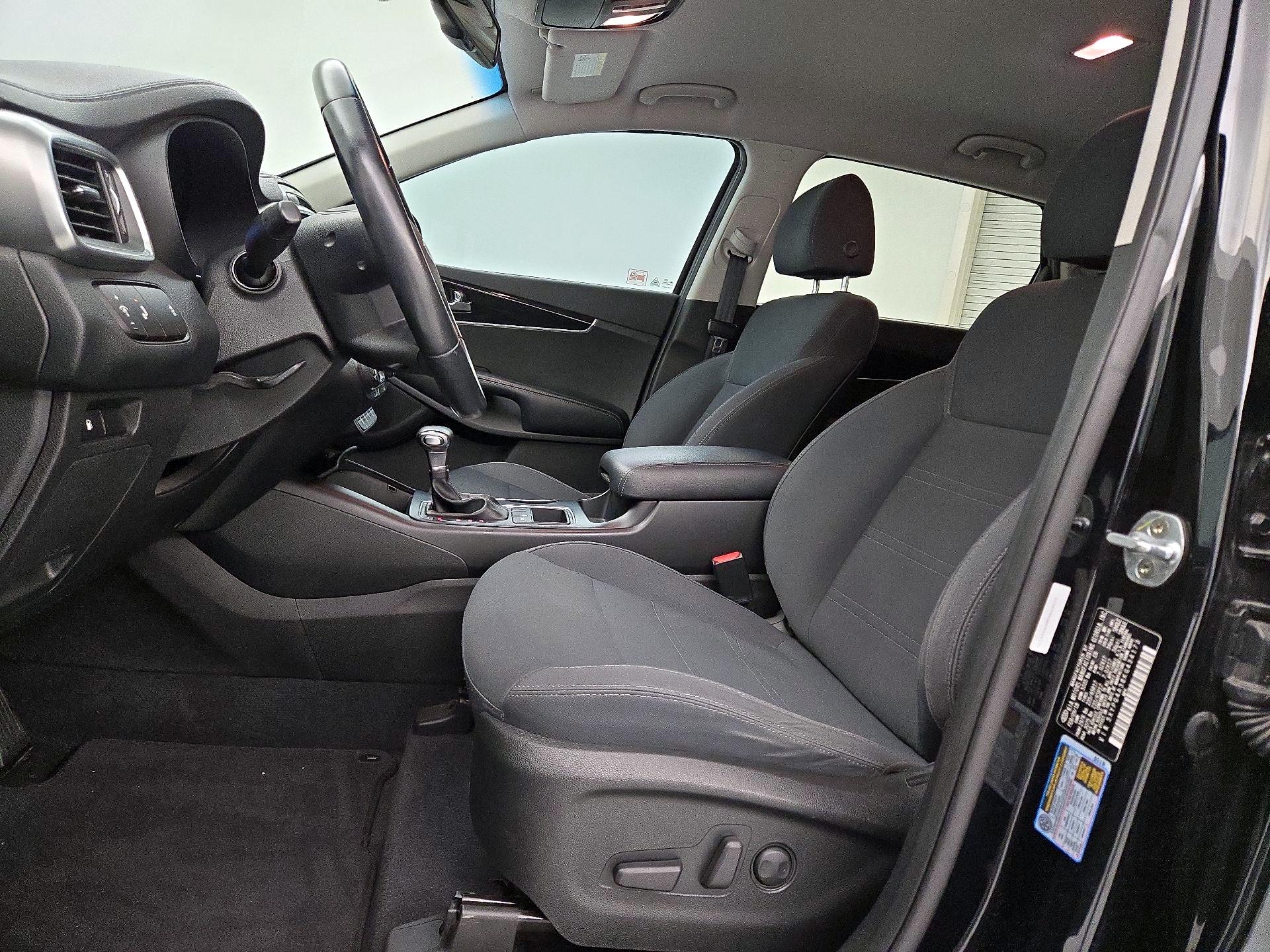 Thumbnail: 2019 Kia Sorento - 11