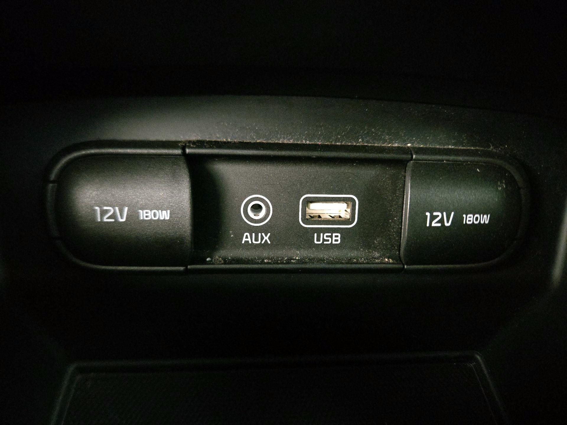 Thumbnail: 2019 Kia Sorento - 18