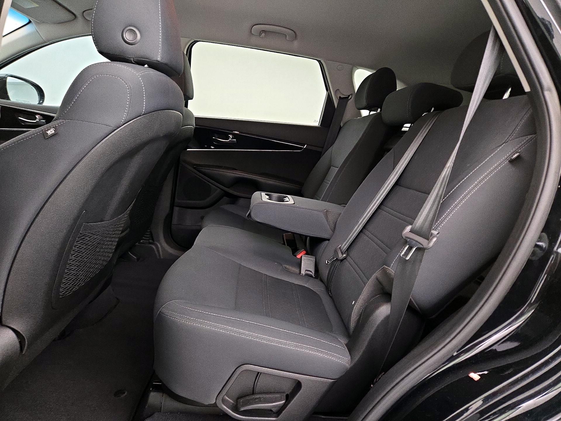 Thumbnail: 2019 Kia Sorento - 19