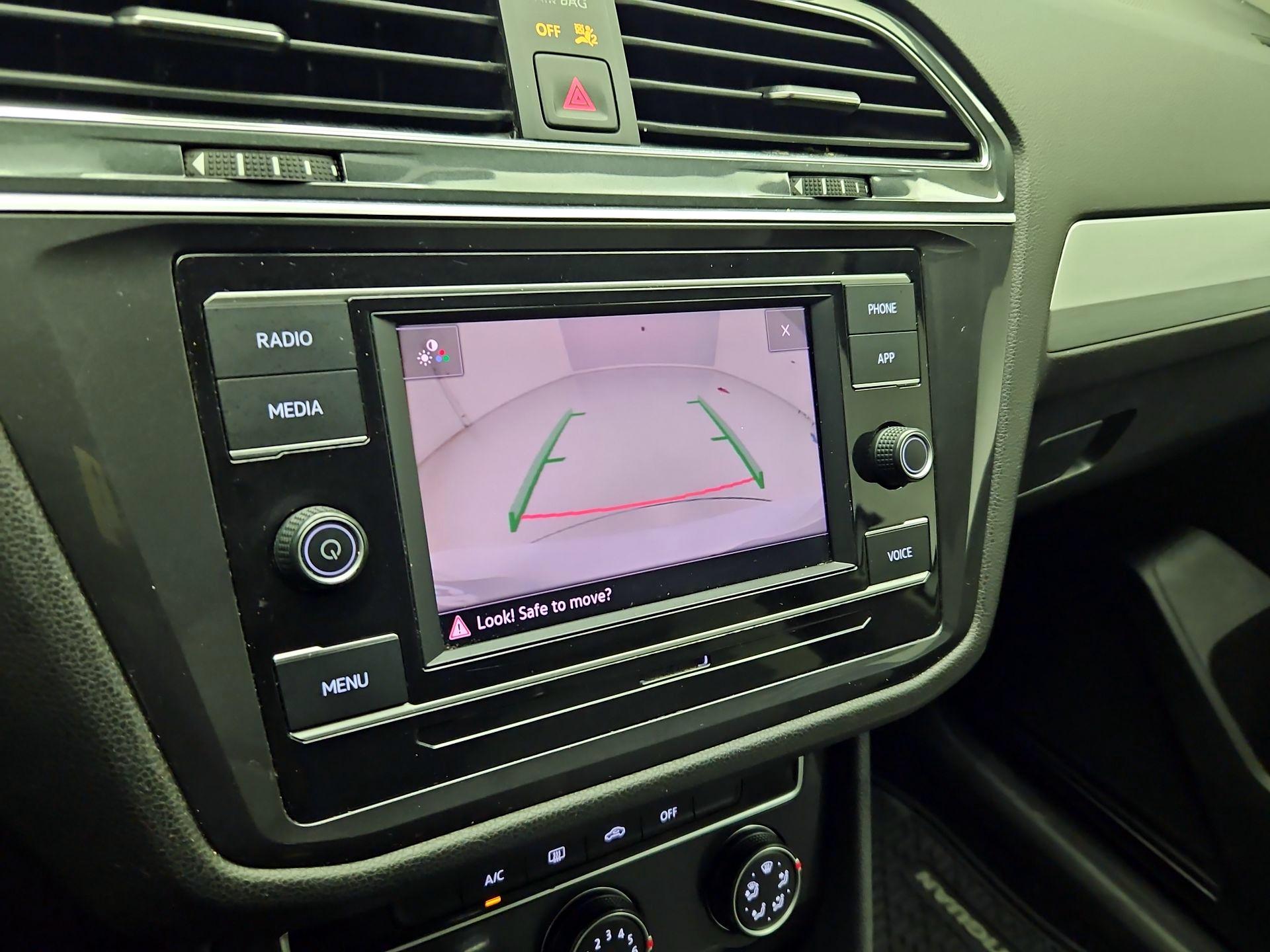 Thumbnail: 2020 Volkswagen Tiguan - 14