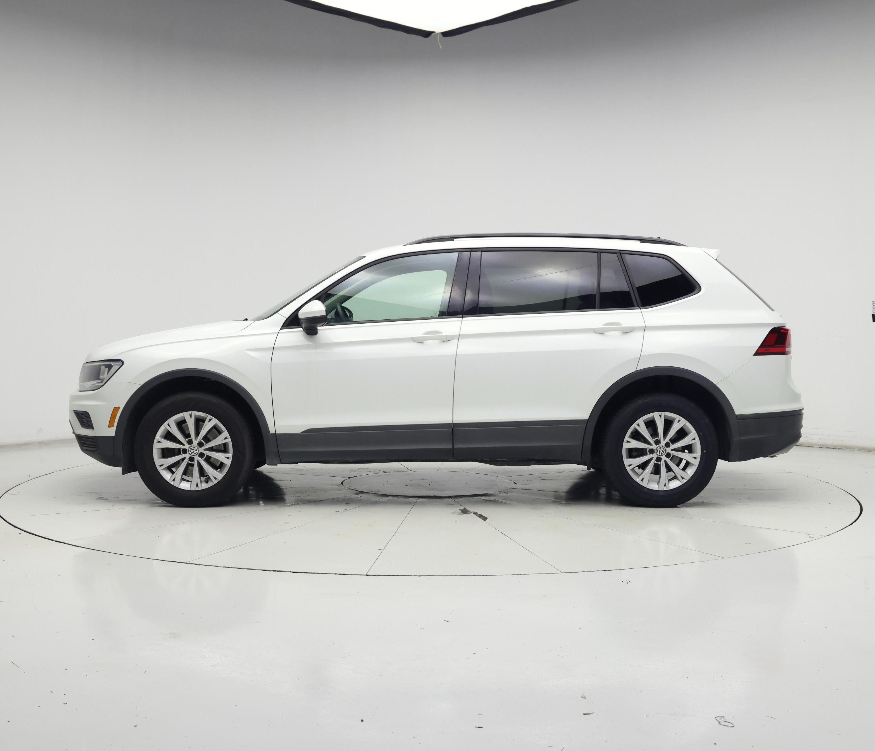 Thumbnail: 2020 Volkswagen Tiguan - 3