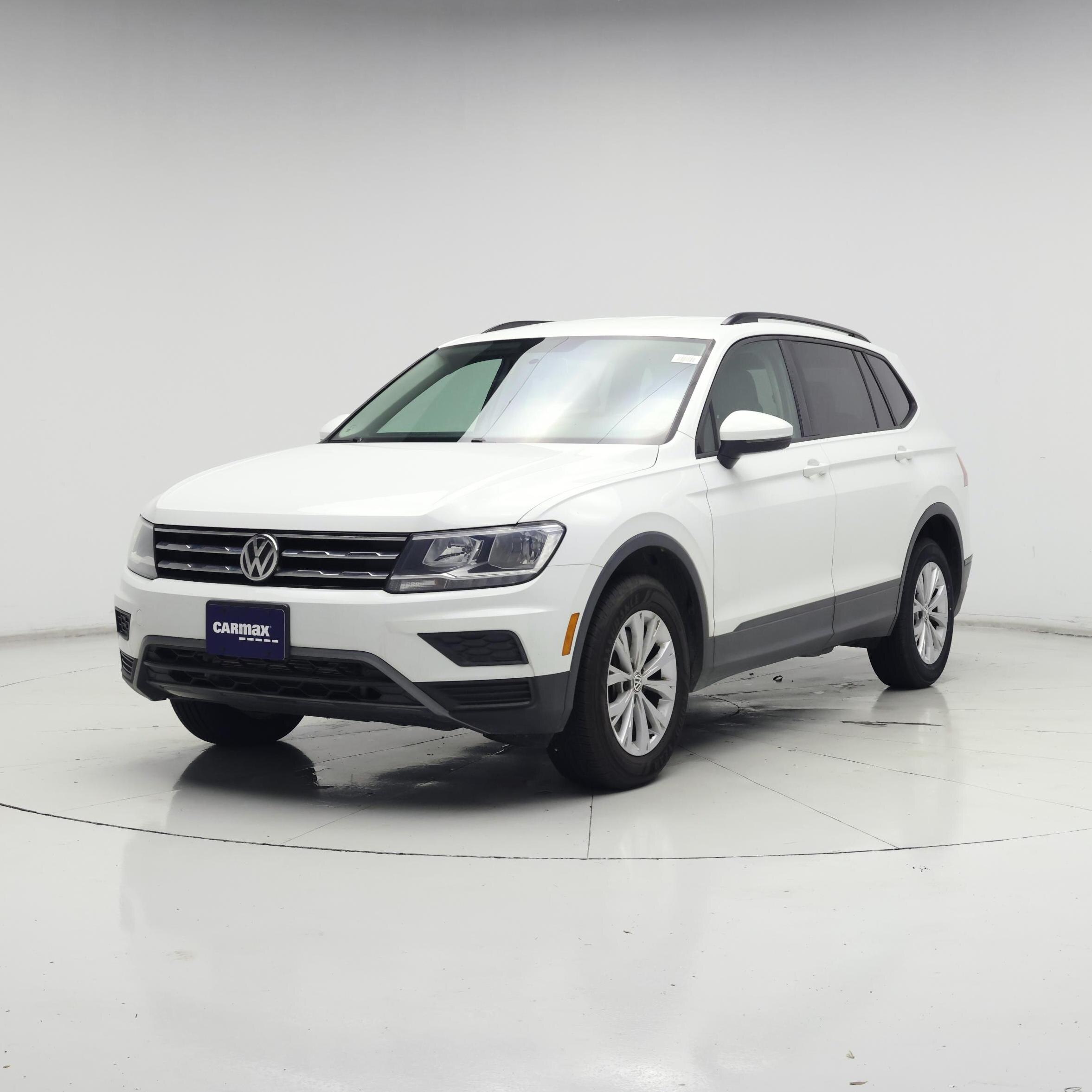 Thumbnail: 2020 Volkswagen Tiguan - 4