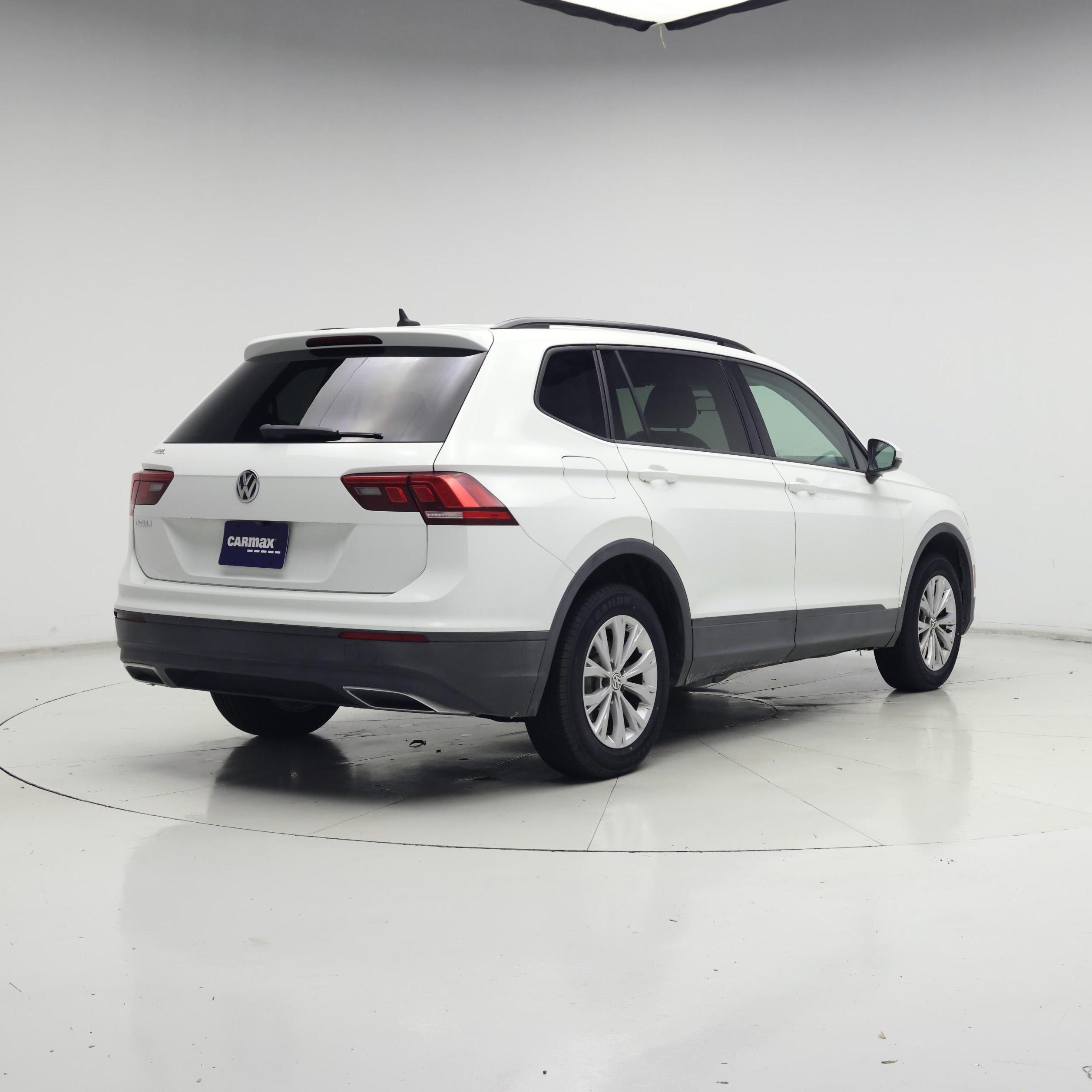 Thumbnail: 2020 Volkswagen Tiguan - 8