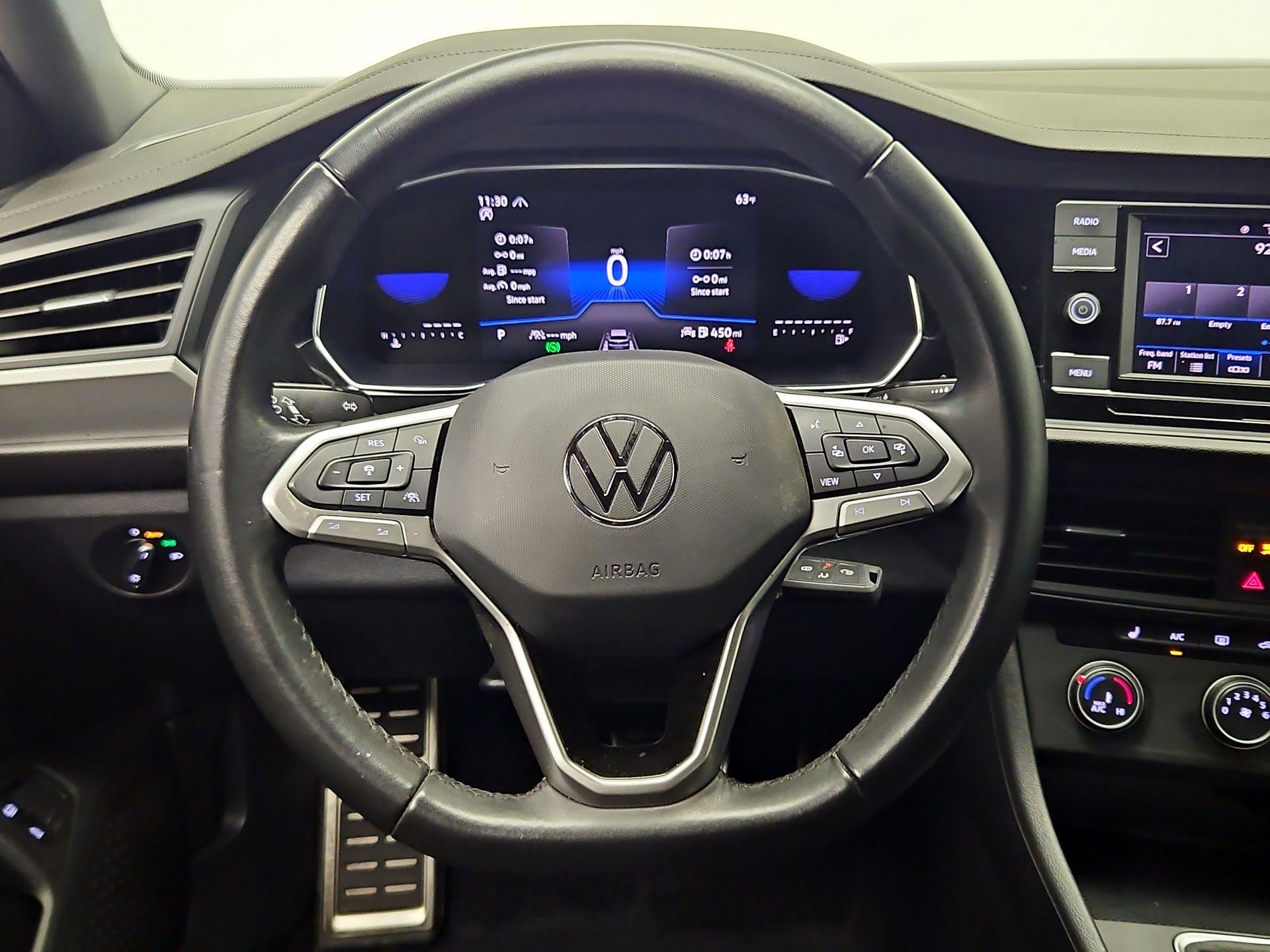 Thumbnail: 2024 Volkswagen Jetta - 10