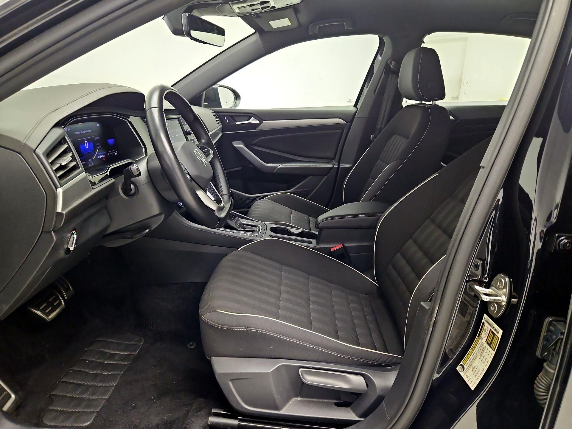 Thumbnail: 2024 Volkswagen Jetta - 11