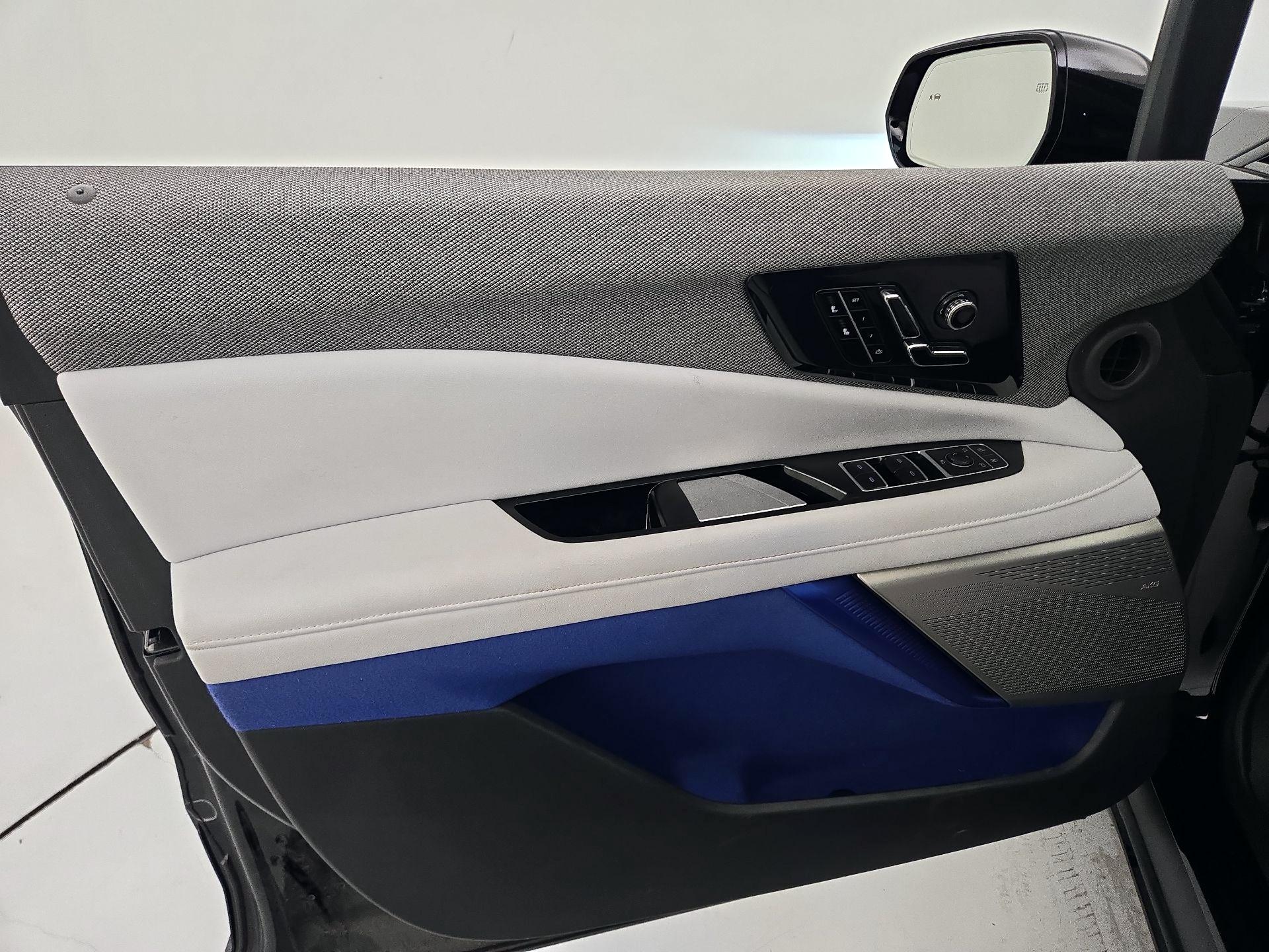 Thumbnail: 2025 Cadillac Optiq - 12