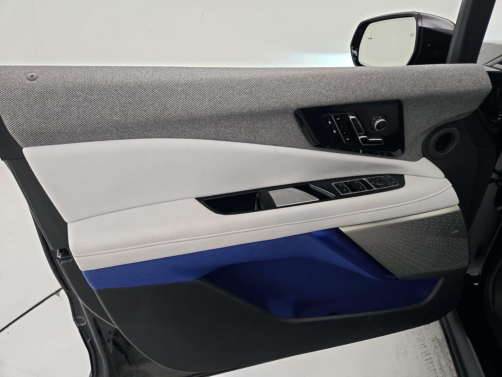 2025 Cadillac OPTIQ Sport 1 - Photo 13