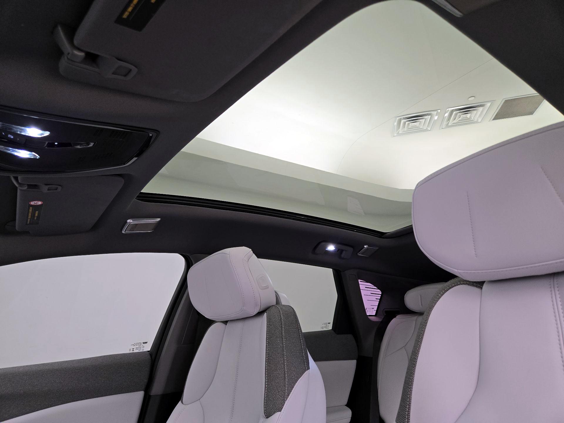 Thumbnail: 2025 Cadillac Optiq - 20