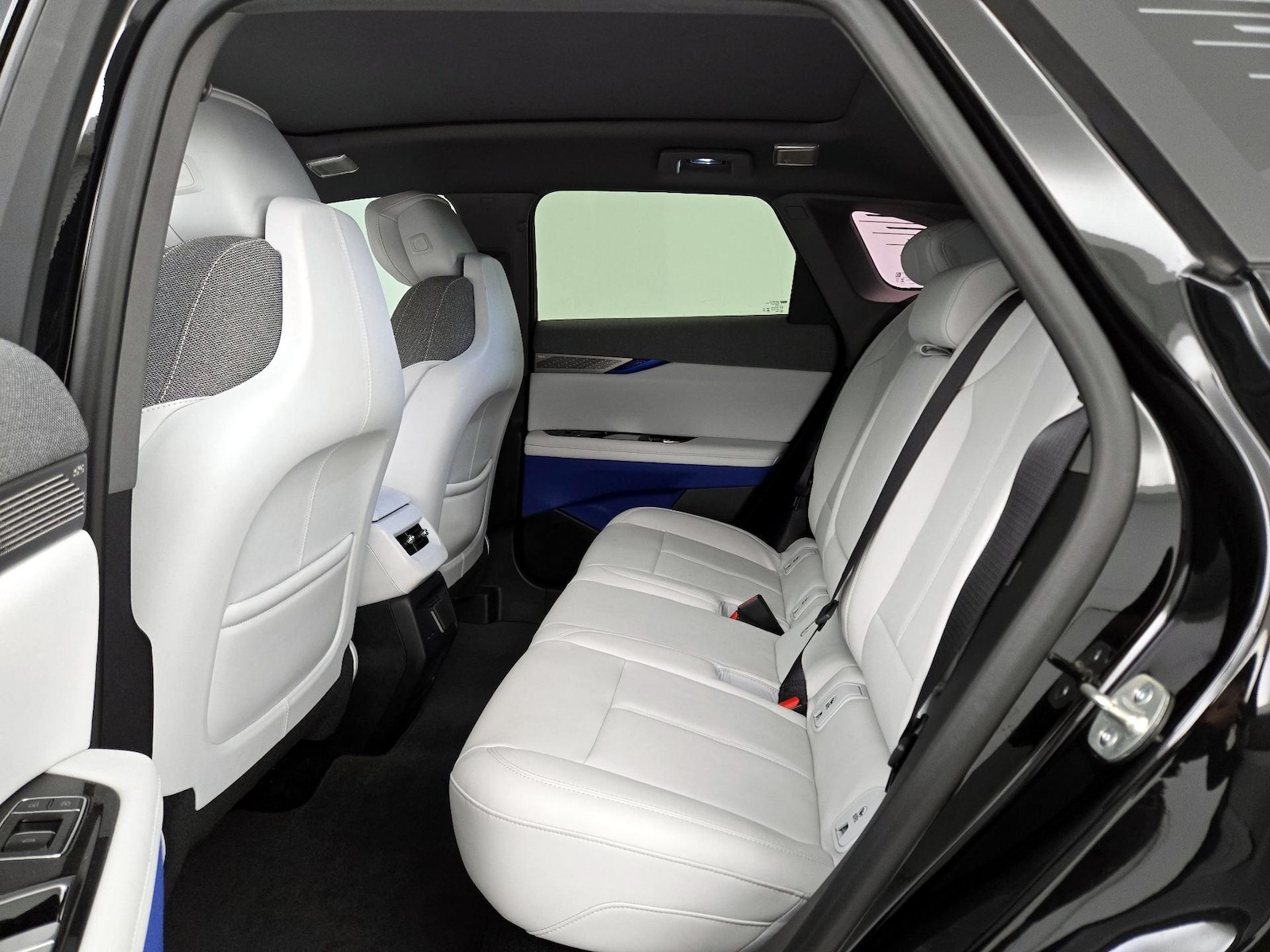 2025 Cadillac OPTIQ Sport 1 - Photo 22