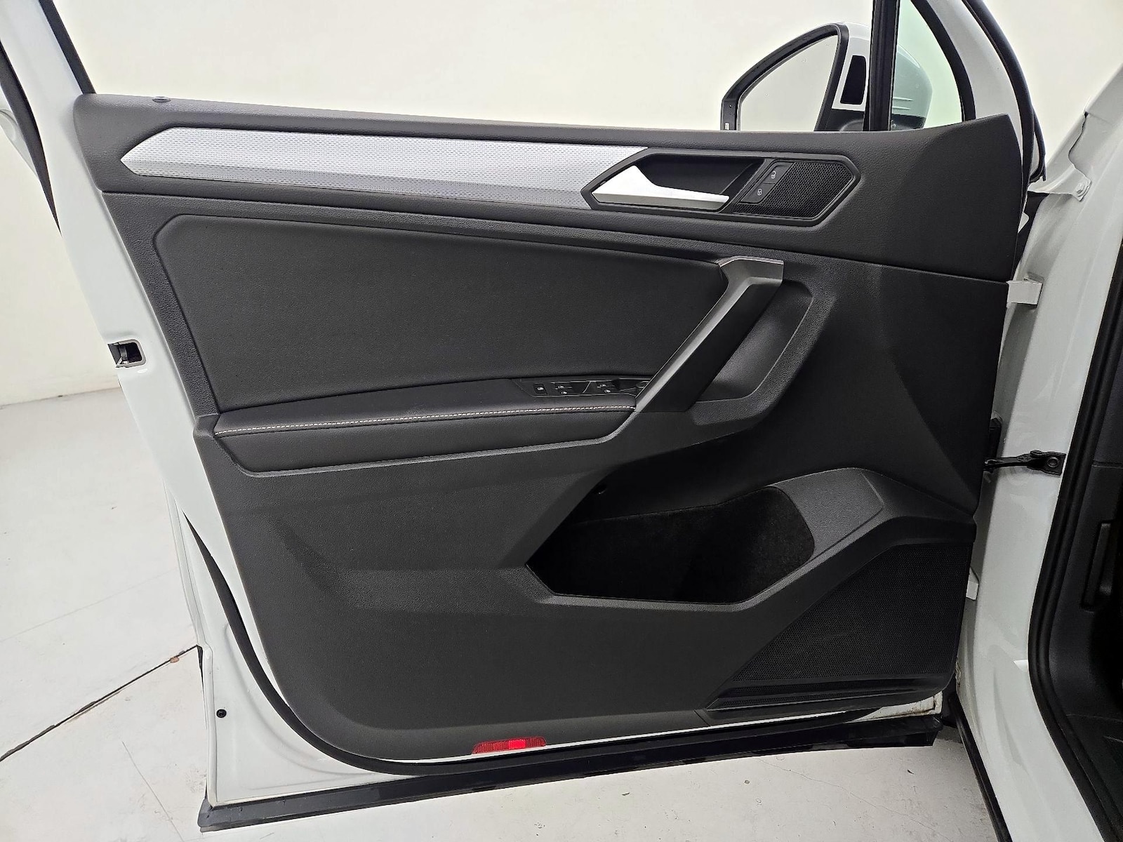 2024 Volkswagen Tiguan S - Photo 13