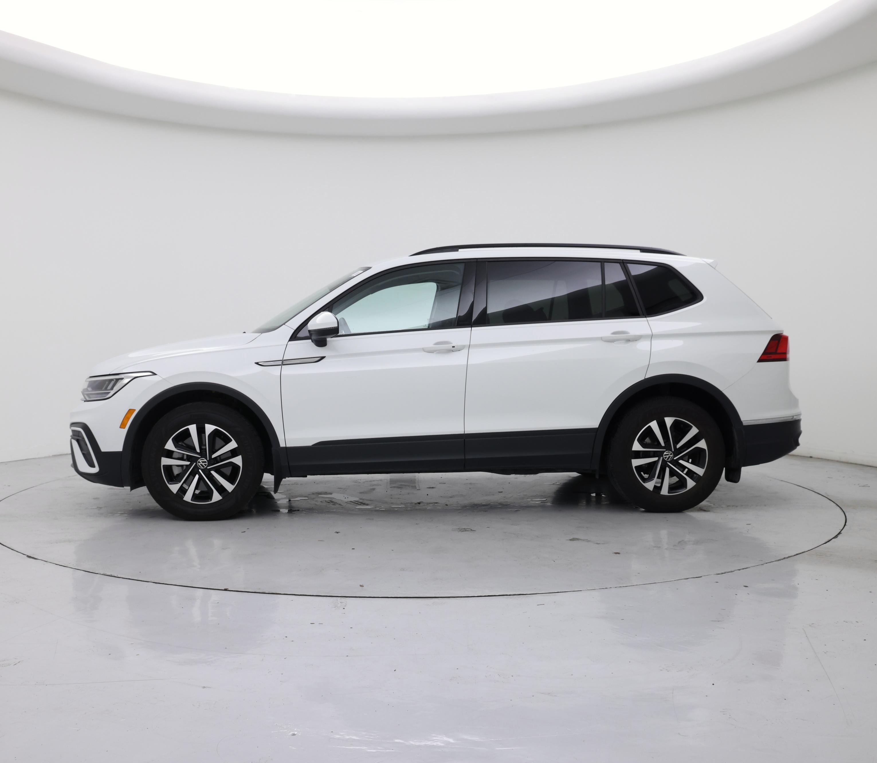 Thumbnail: 2024 Volkswagen Tiguan - 3