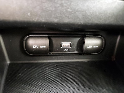 USB/AUX Ports