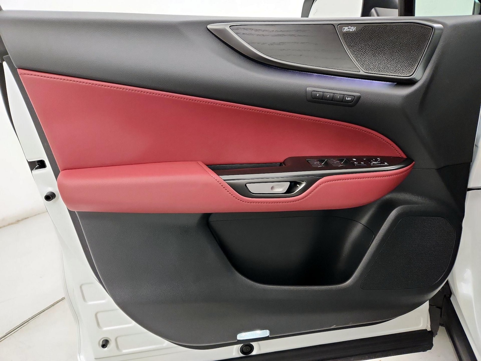 2025 Lexus NX Hybrid 350h - Photo 13