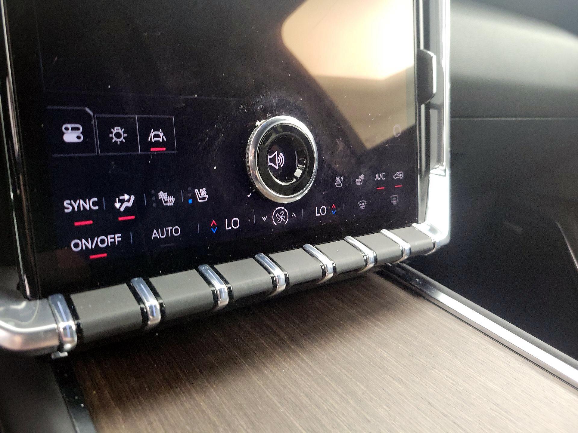 Thumbnail: 2025 GMC Acadia - 17