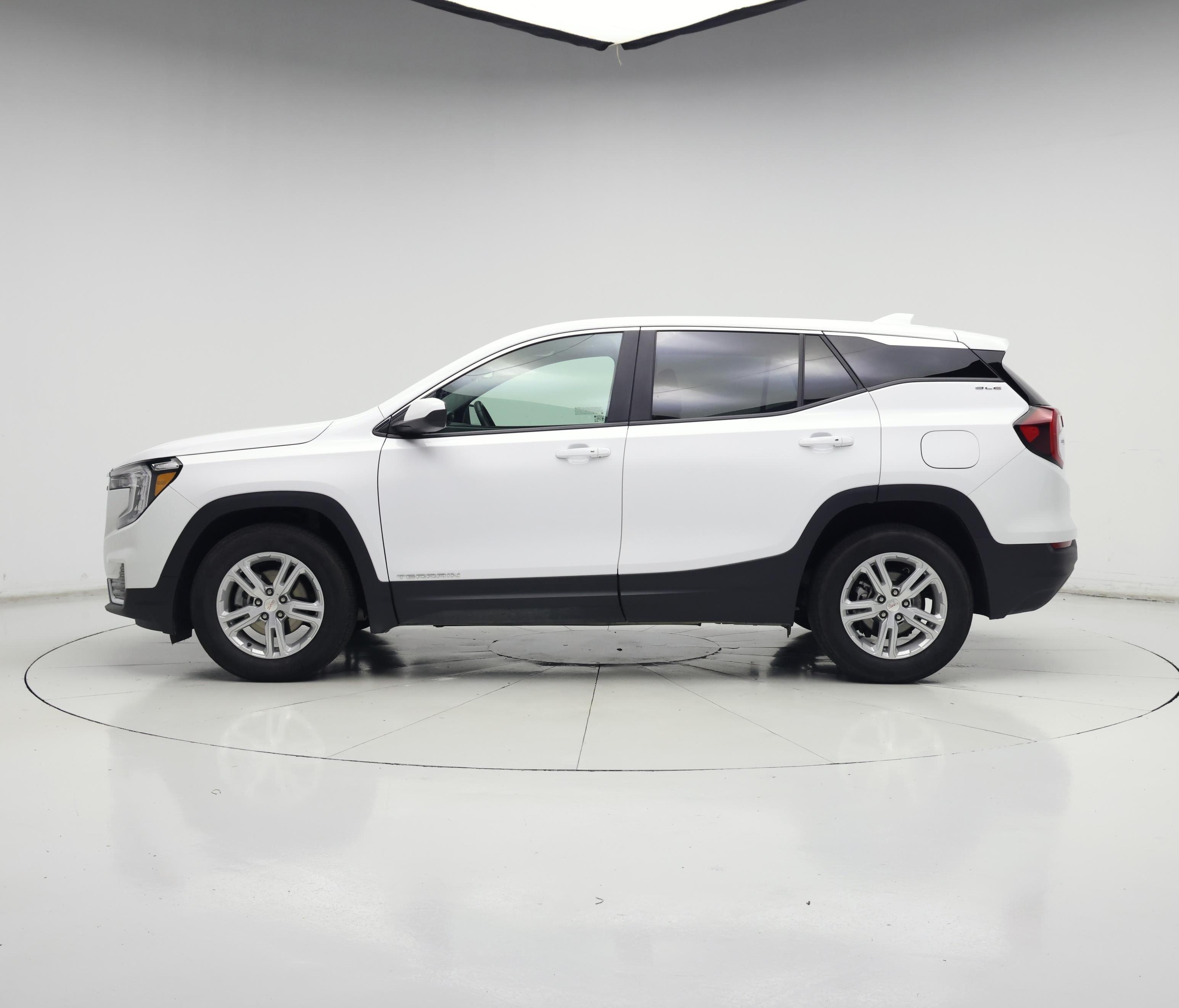 Thumbnail: 2024 GMC Terrain - 3