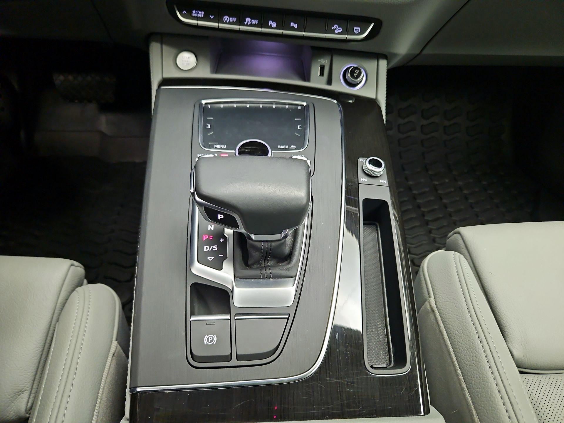Thumbnail: 2020 Audi Q5 - 16