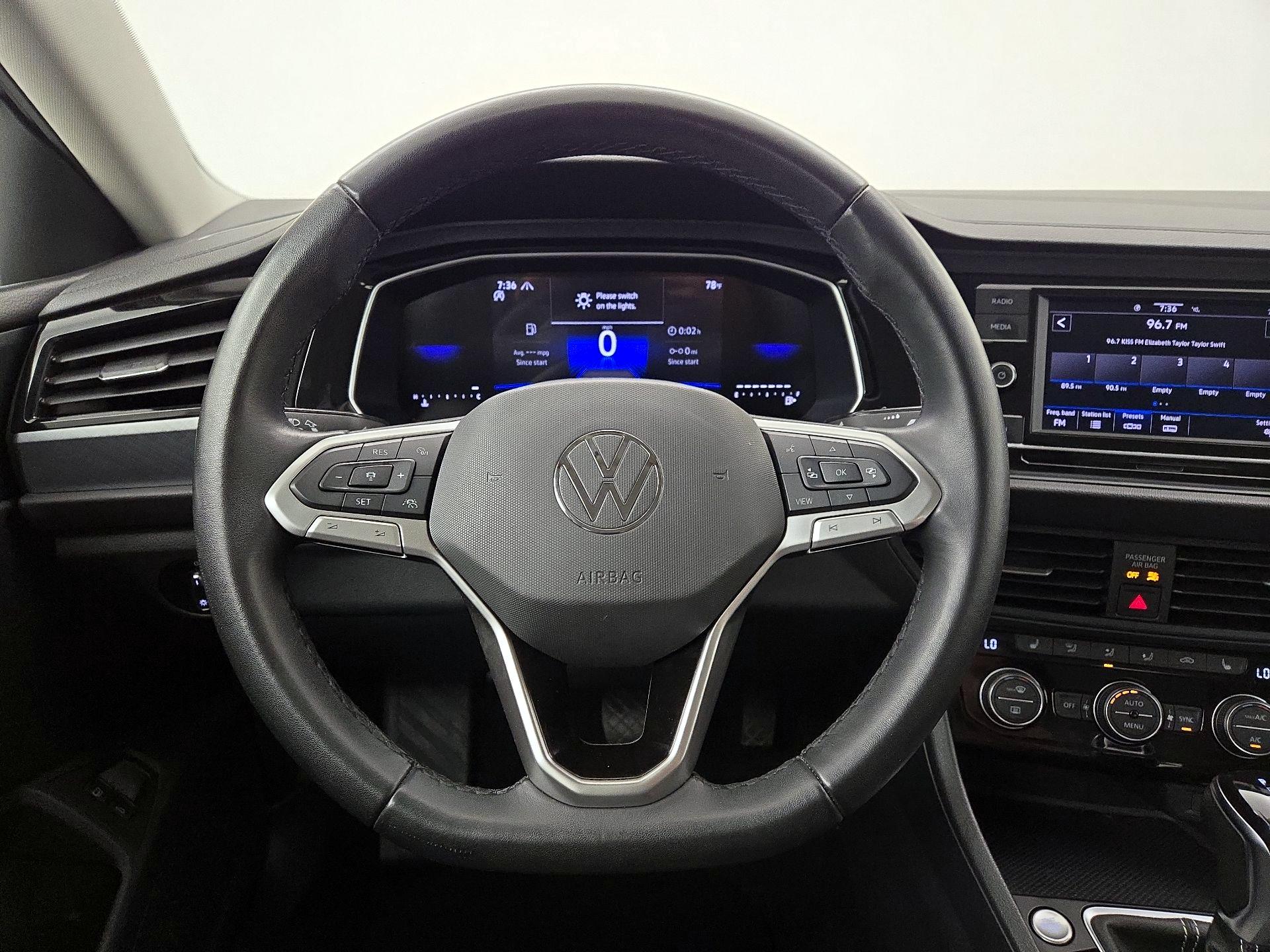 Thumbnail: 2024 Volkswagen Jetta - 10