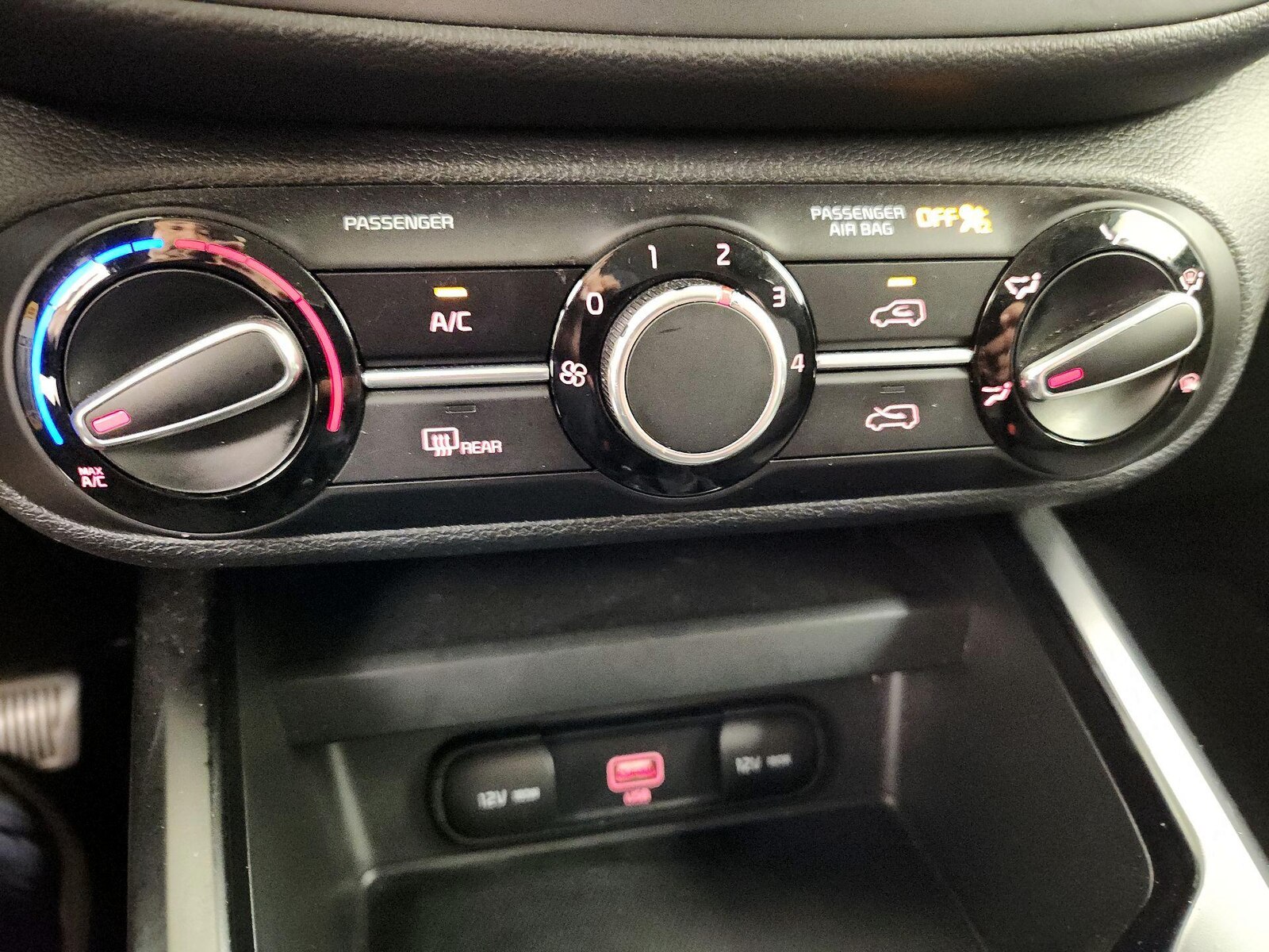 2021 Kia Soul LX - Photo 17