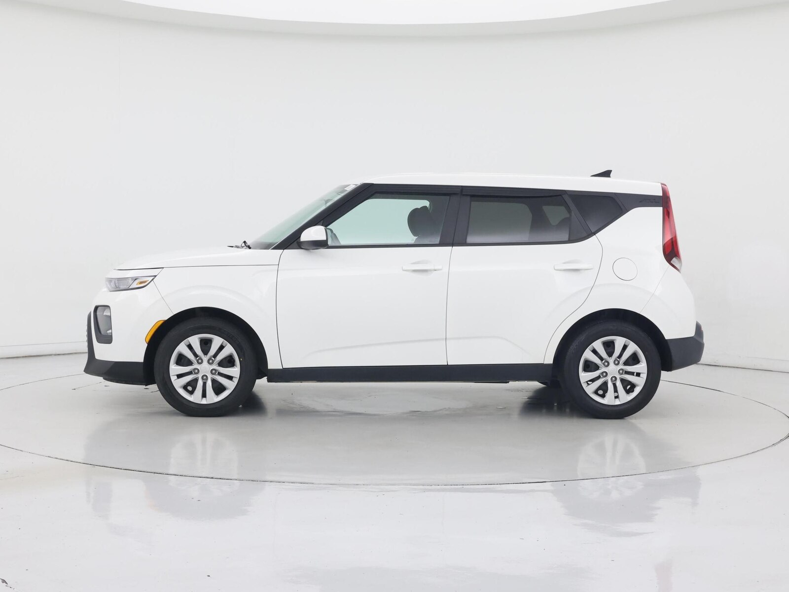 2021 Kia Soul LX - Photo 4