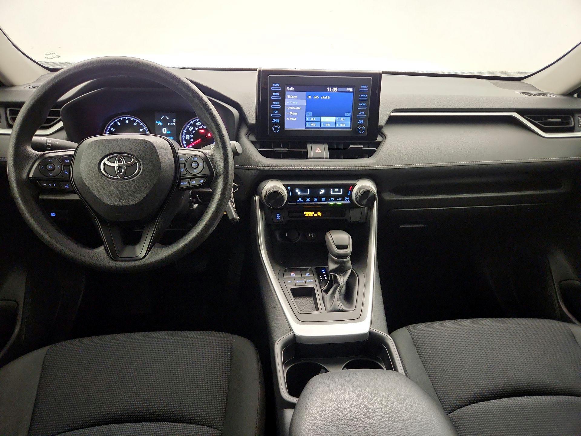 Thumbnail: 2019 Toyota RAV4 - 9