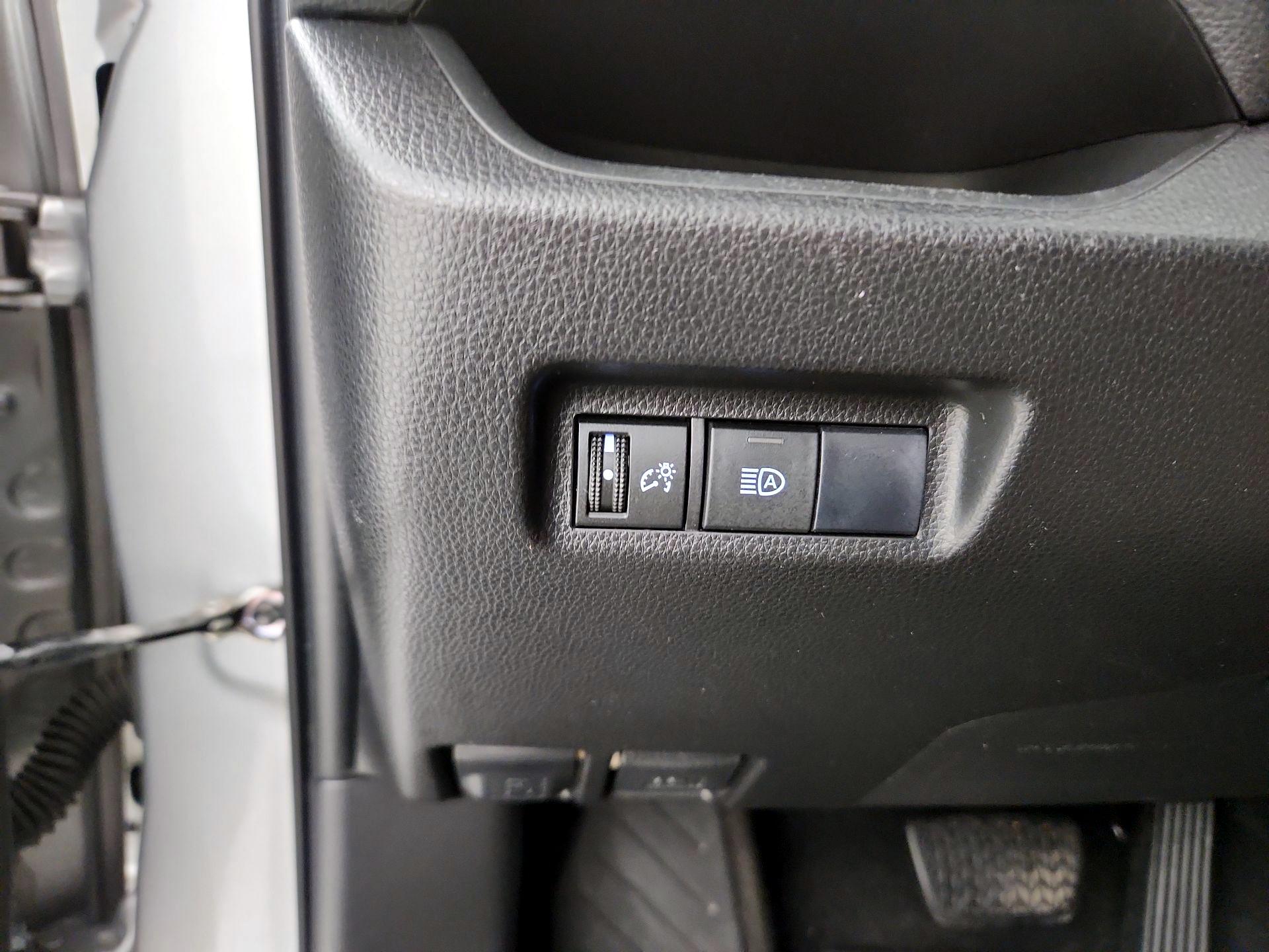 Thumbnail: 2019 Toyota RAV4 - 13