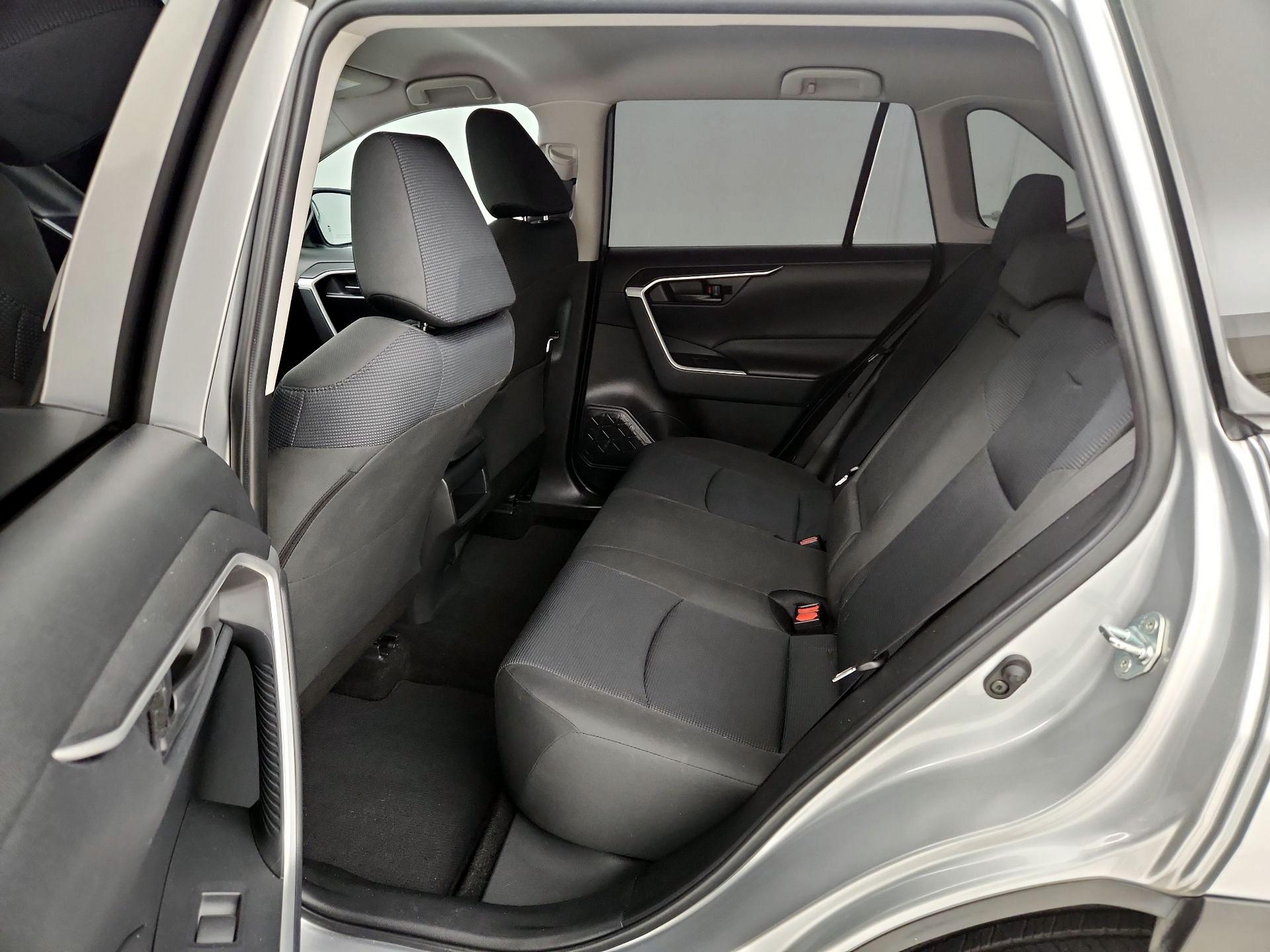 Thumbnail: 2019 Toyota RAV4 - 19