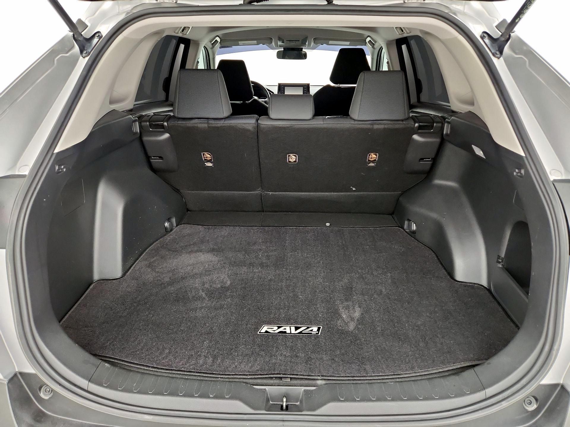 Thumbnail: 2019 Toyota RAV4 - 20