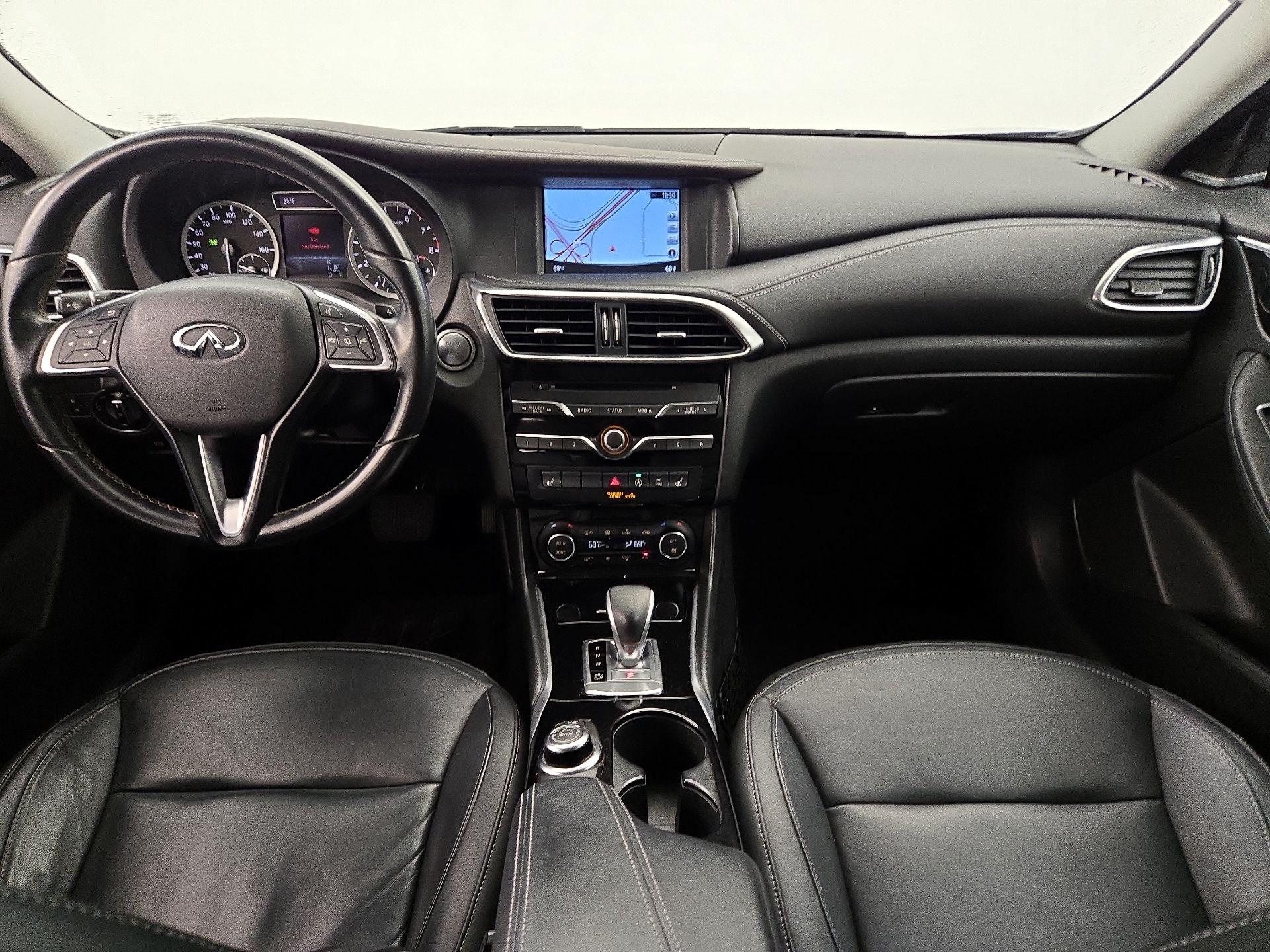 Thumbnail: 2017 INFINITI QX30 - 9