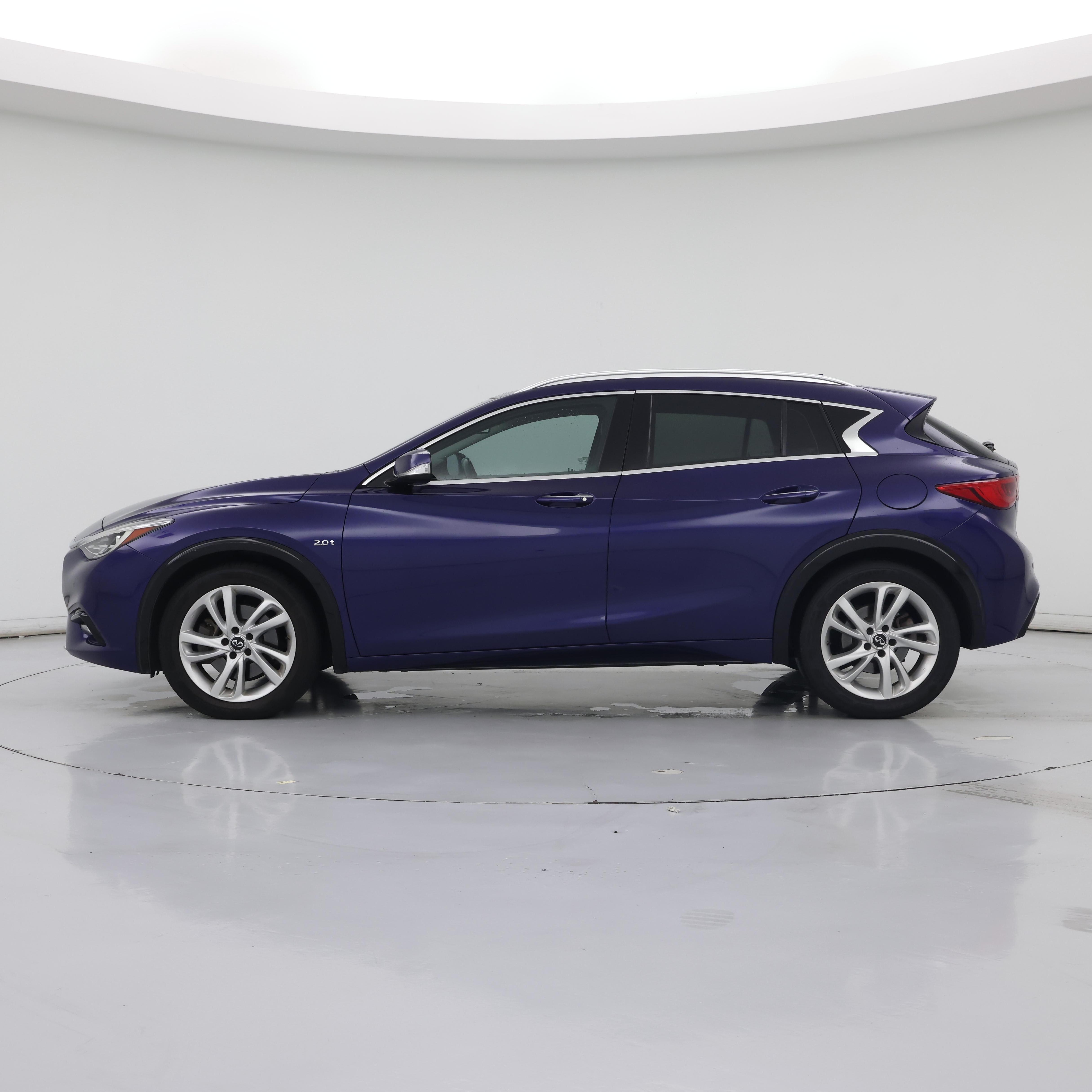 Thumbnail: 2017 INFINITI QX30 - 3