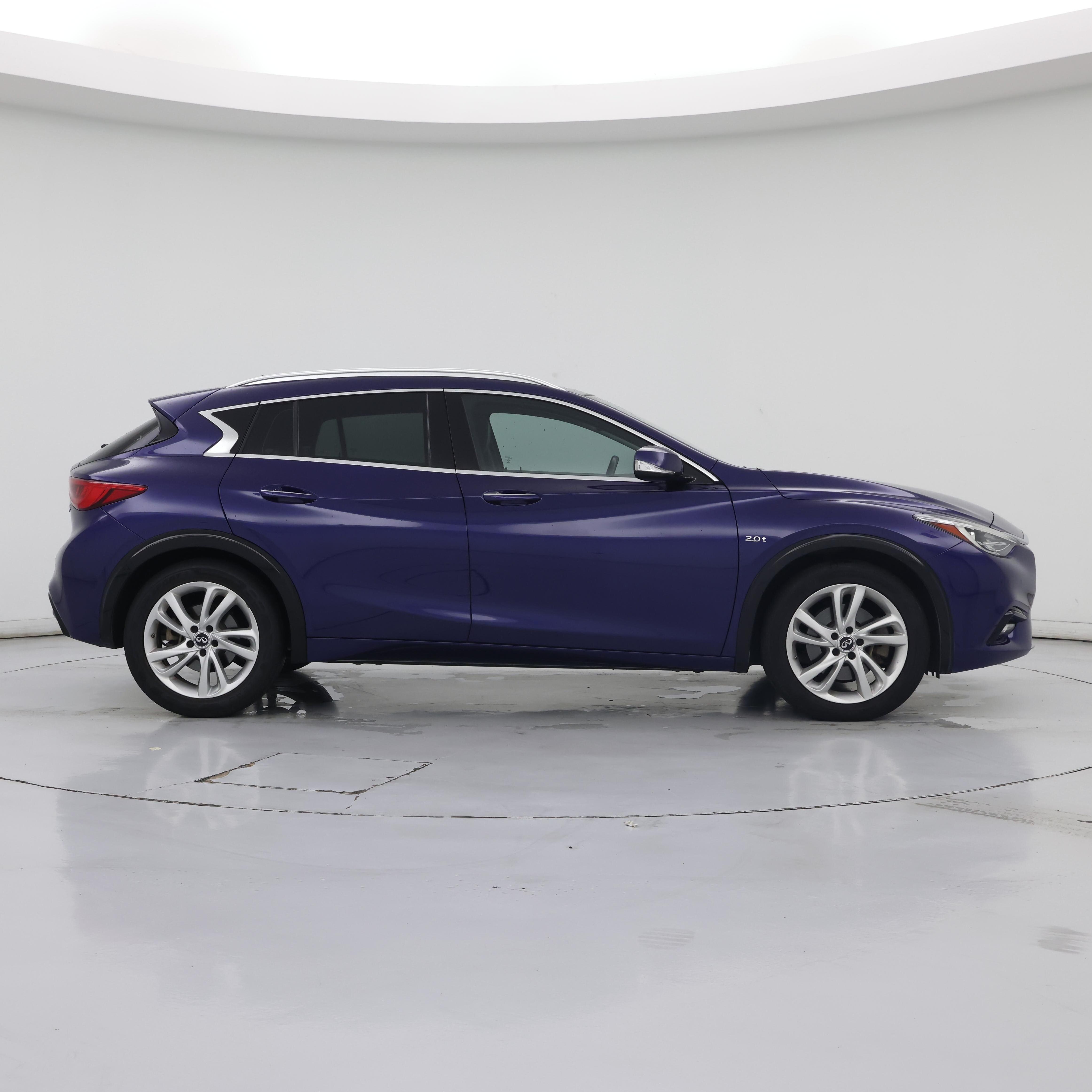 Thumbnail: 2017 INFINITI QX30 - 7
