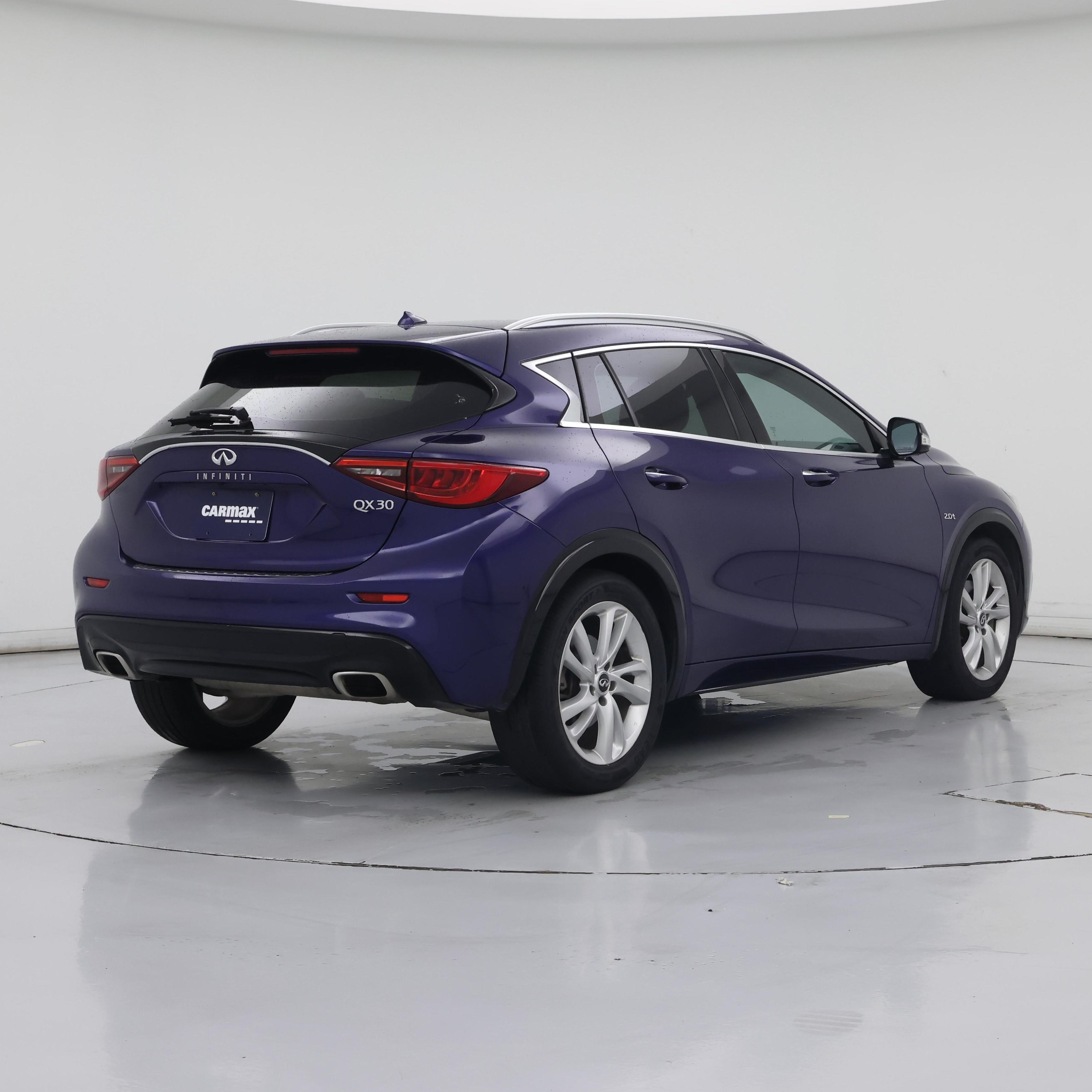 Thumbnail: 2017 INFINITI QX30 - 8