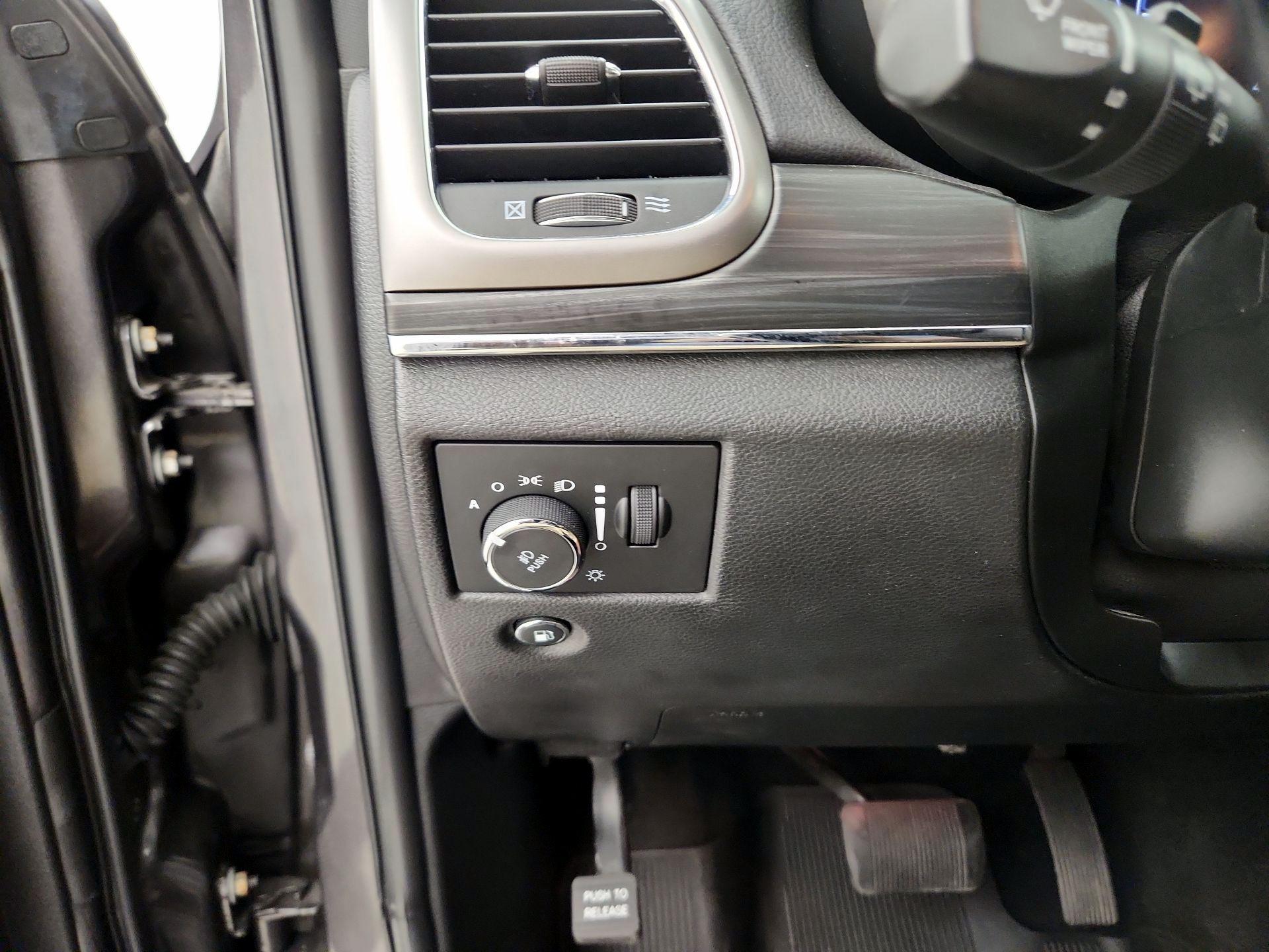 Thumbnail: 2020 Jeep Grand Cherokee - 13