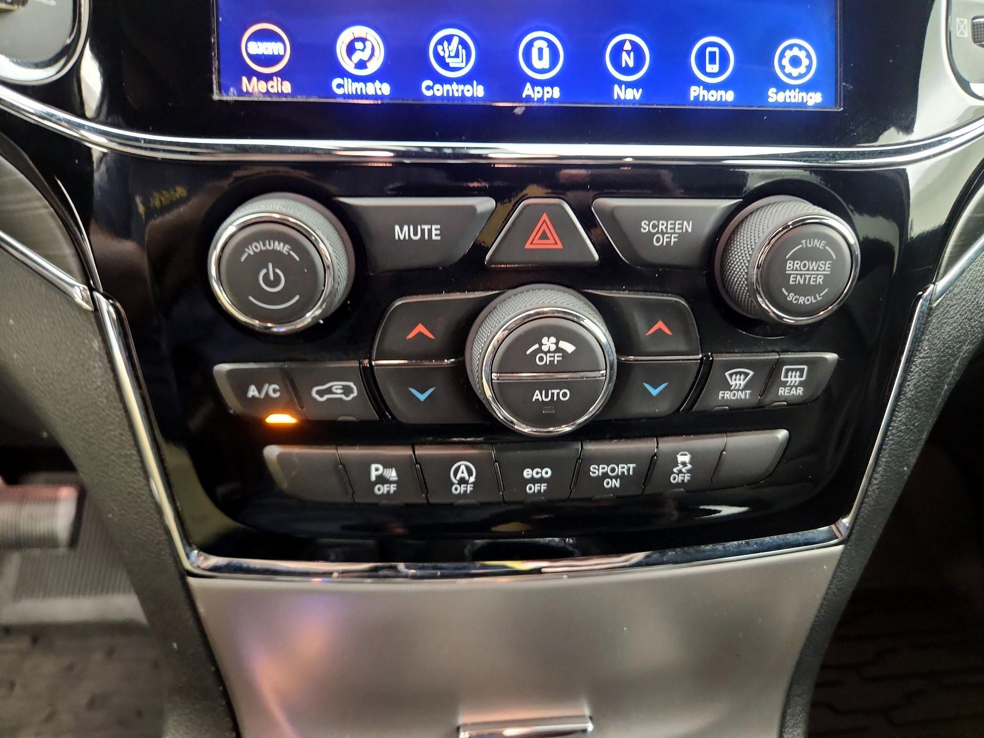 Thumbnail: 2020 Jeep Grand Cherokee - 17