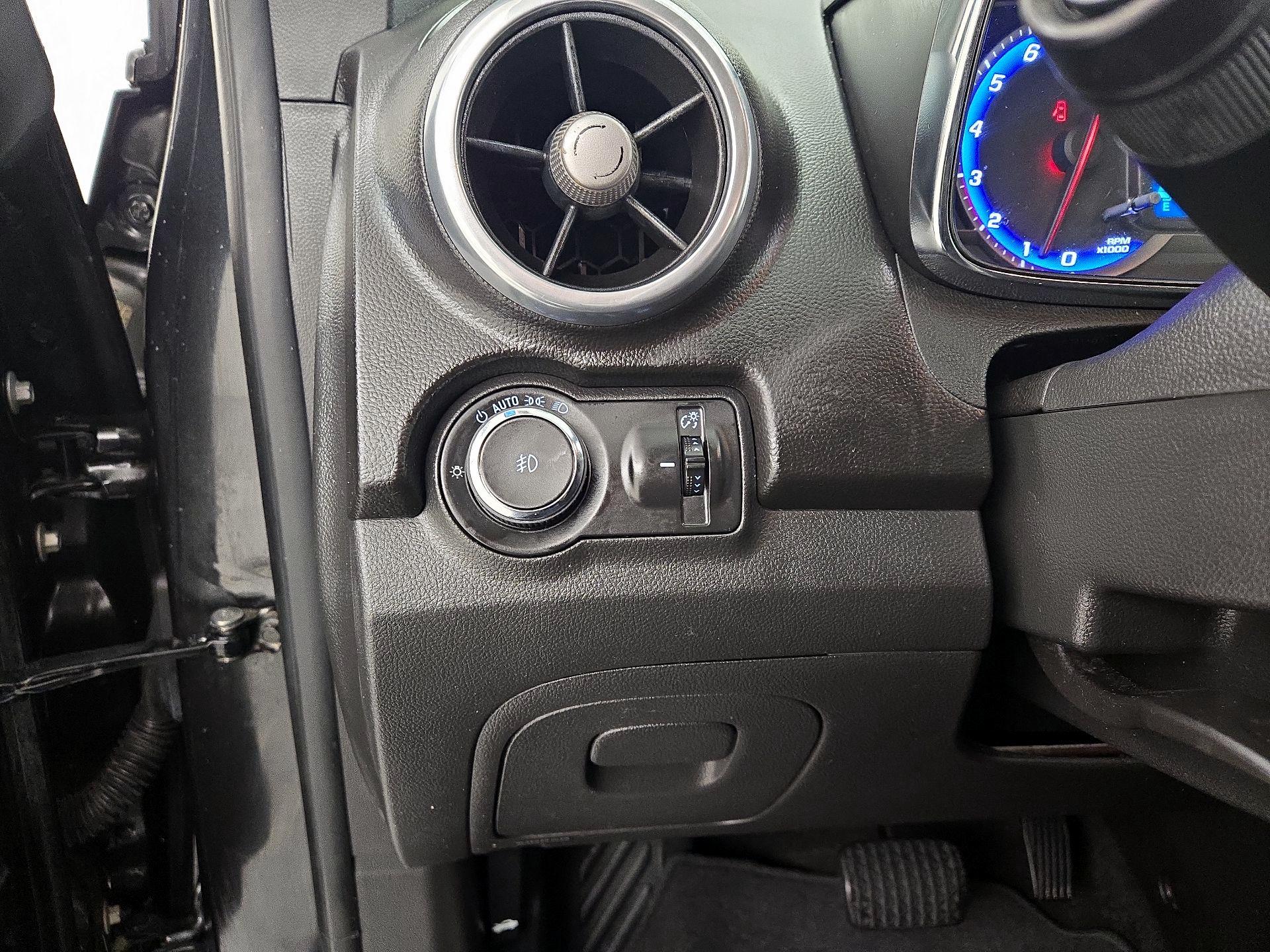 Thumbnail: 2015 Chevrolet Trax - 13