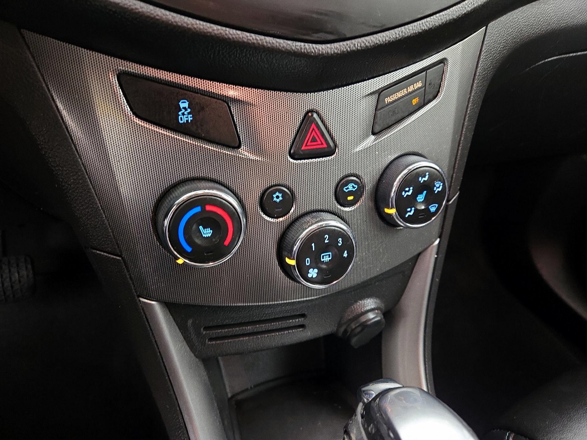 Thumbnail: 2015 Chevrolet Trax - 16