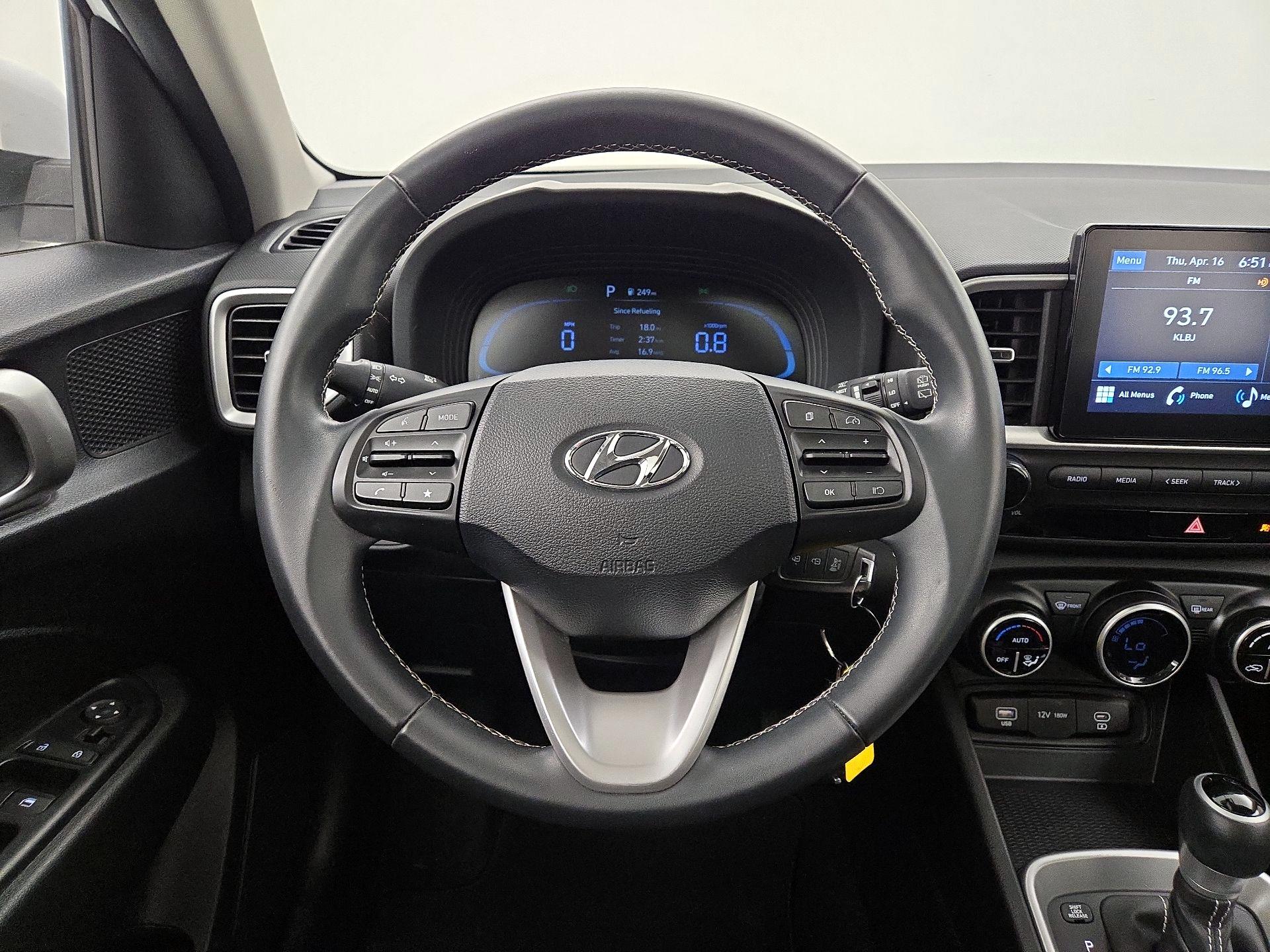 Thumbnail: 2023 Hyundai Venue - 10