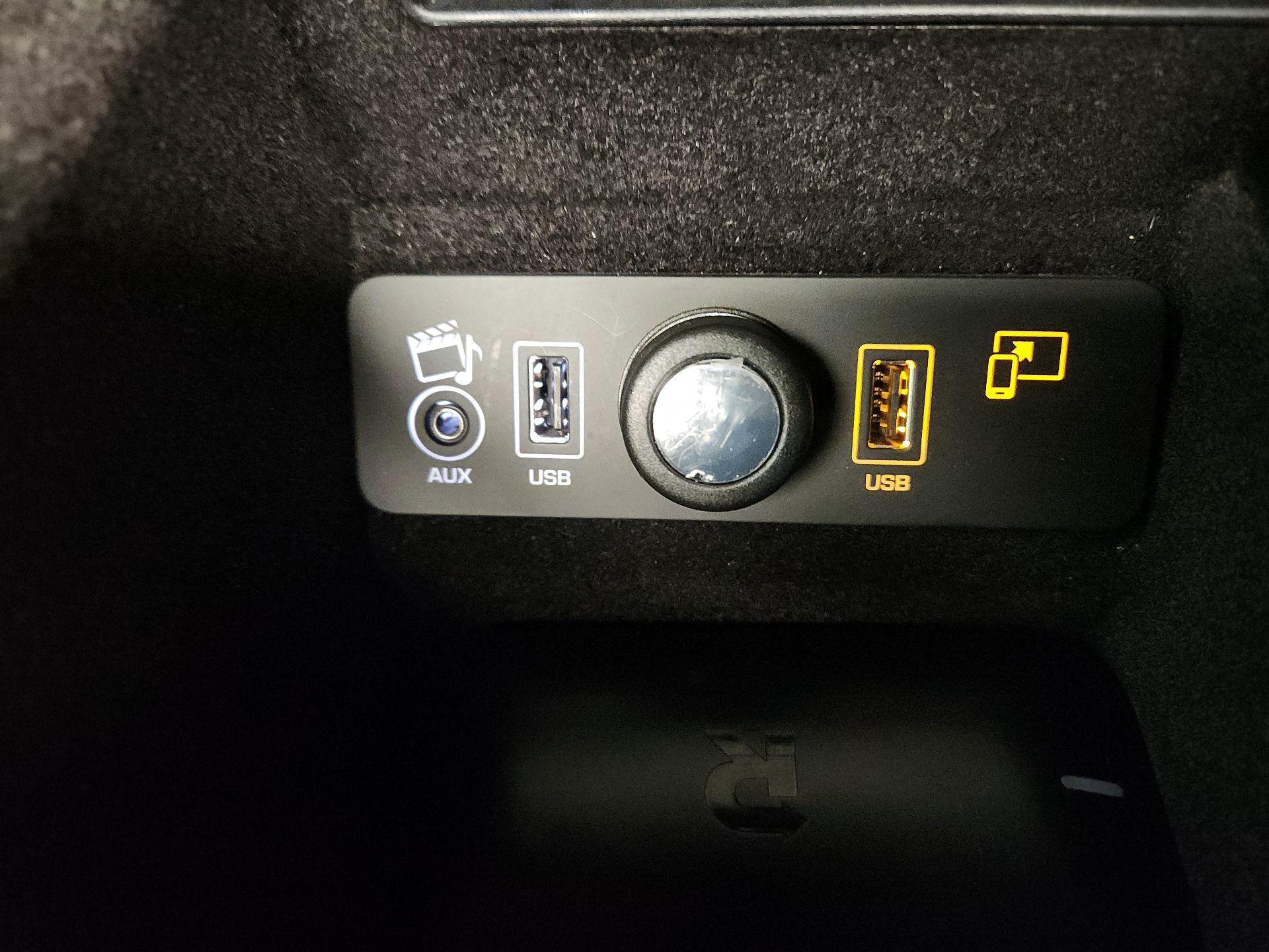 Thumbnail: 2017 Jaguar F-Type - 18