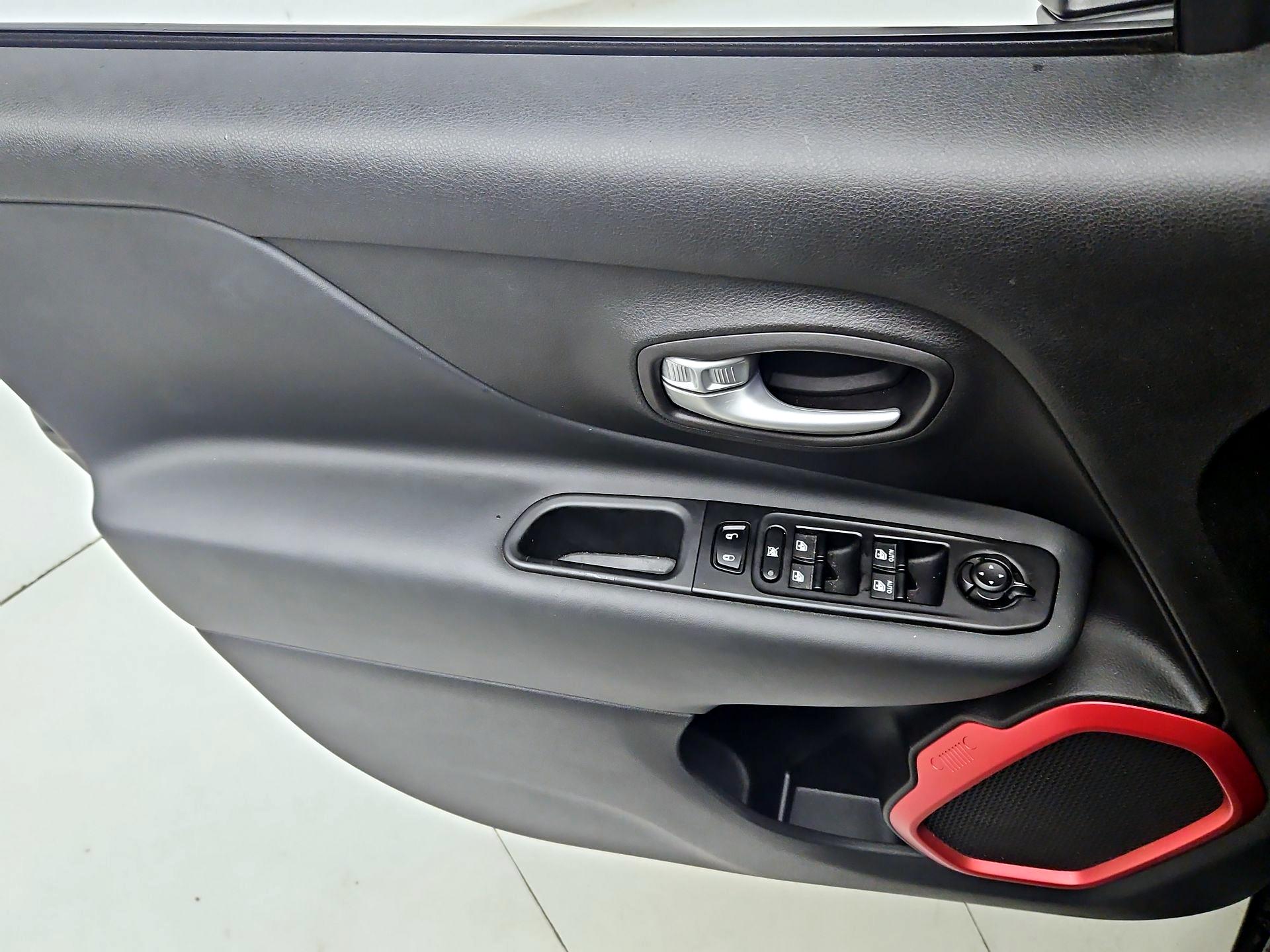 Thumbnail: 2023 Jeep Renegade - 12
